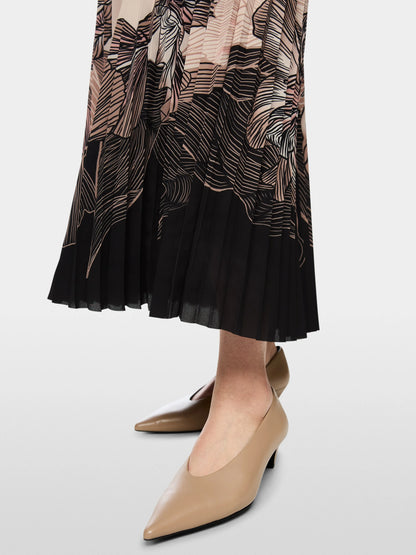 Marc Cain_Black_ÔRethink TogetherÕ Pleated Midi Skirt_AC 71.04 W07_900_04