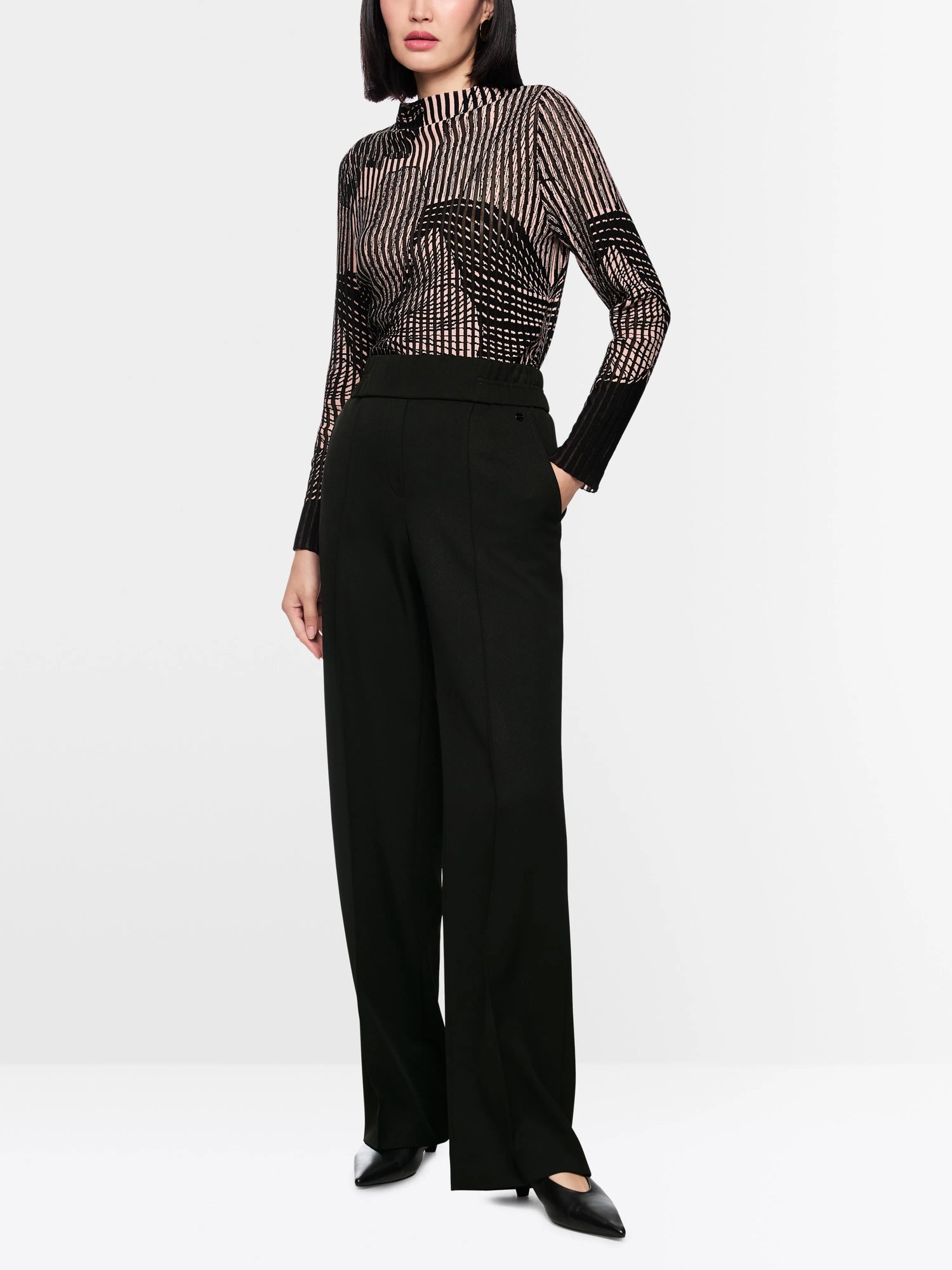 Marc Cain_Black_WAHSINGTON Wide-Fit Pull-On Trousers_AC 81.41 W77_900_01