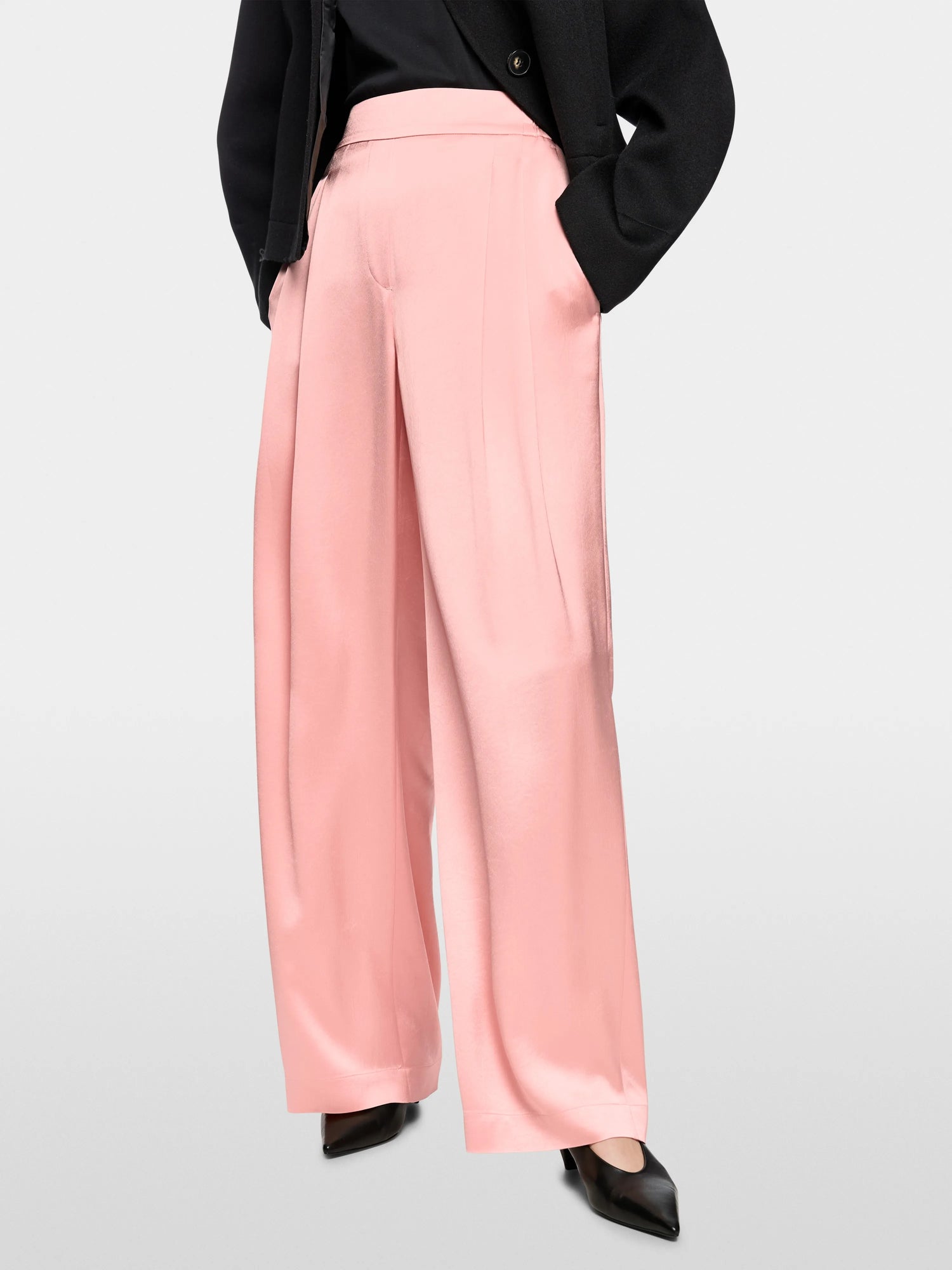 Marc Cain_Peach Beige_WEDI Wide-Fit Trousers with Pleats_AC 81.46 W46_217_06