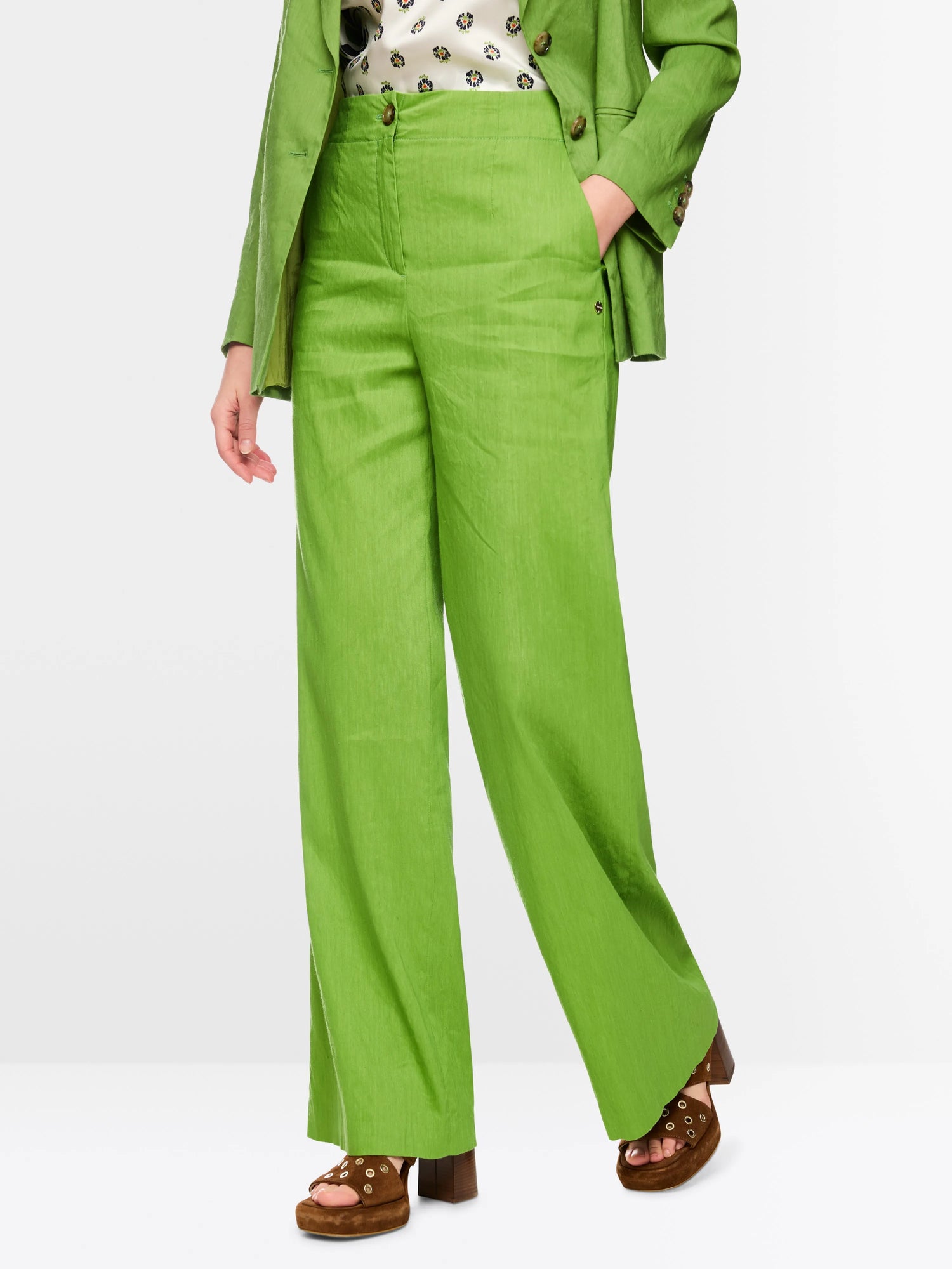 Marc Cain Garden Green Women Waukee Linen-Viscose Trousers SKU: AC 81.69 W70_526 Image 05