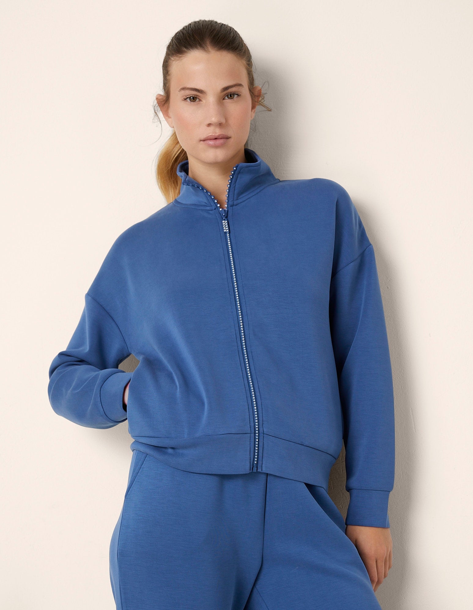 Yamamay_Fitness Lux Zip-Up Sports Sweatshirt_AMAD181007_019_01