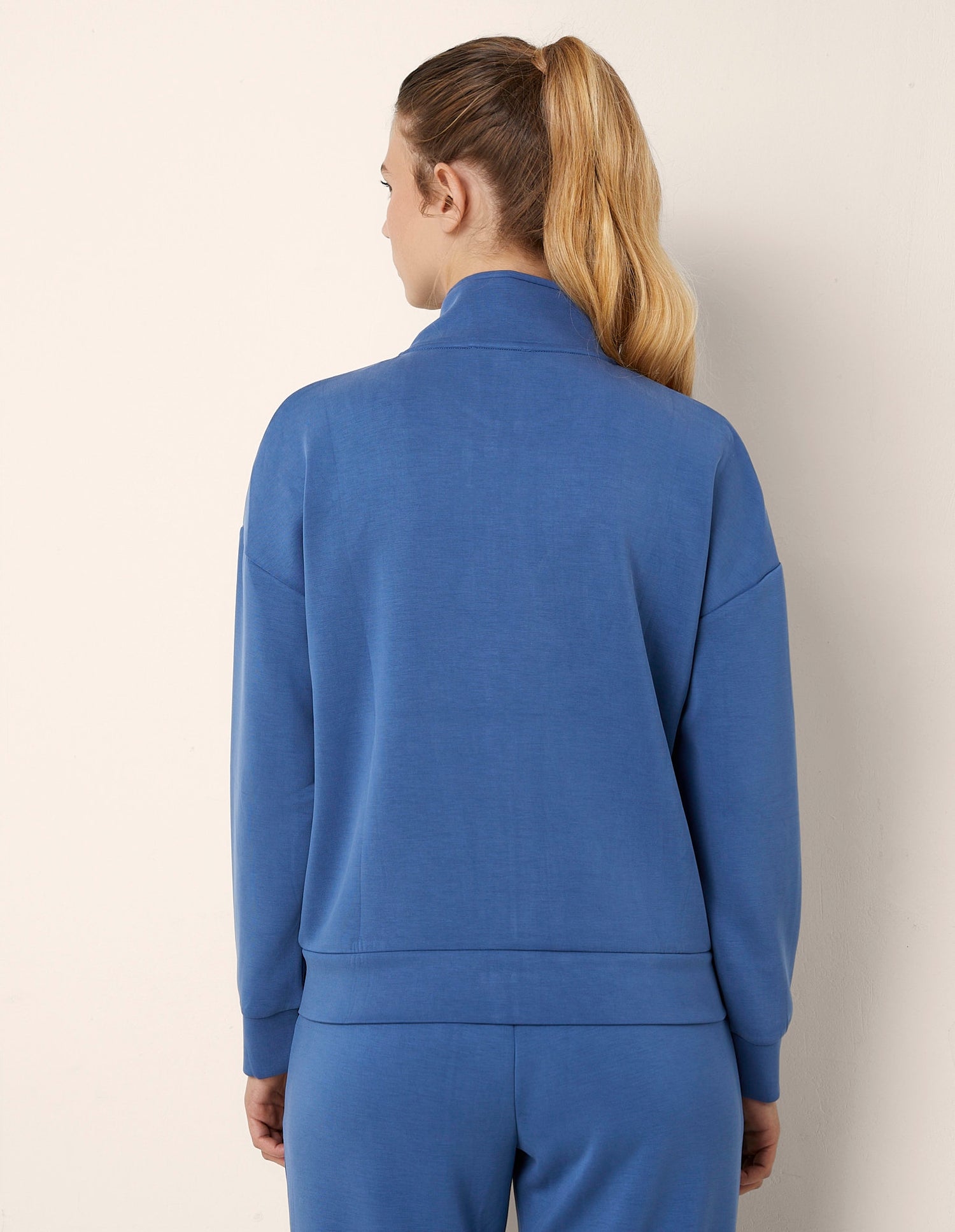 Yamamay_Fitness Lux Zip-Up Sports Sweatshirt_AMAD181007_019_03