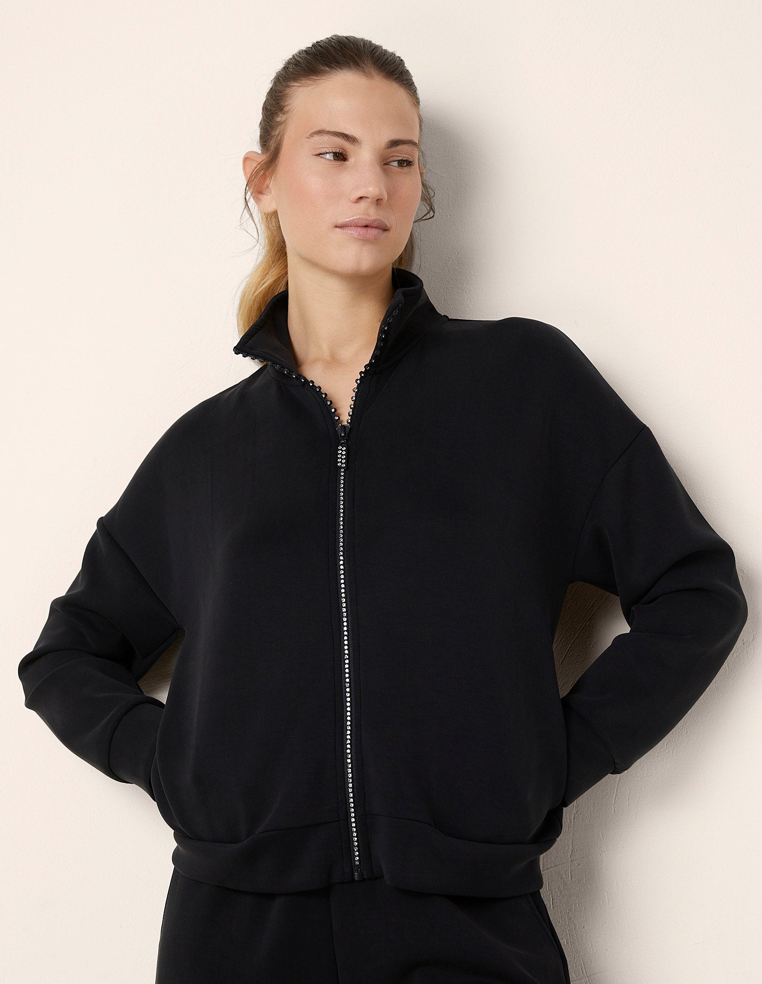 Yamamay_Fitness Lux Zip-Up Sports Sweatshirt_AMAD181007_072_01