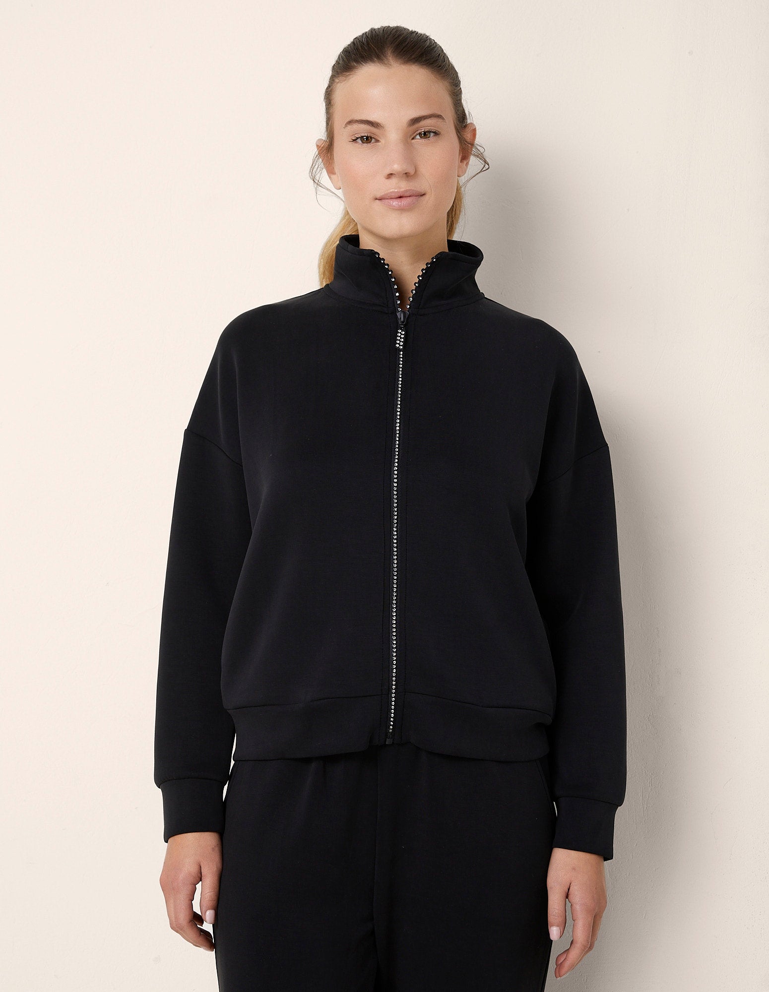Yamamay_Fitness Lux Zip-Up Sports Sweatshirt_AMAD181007_072_02