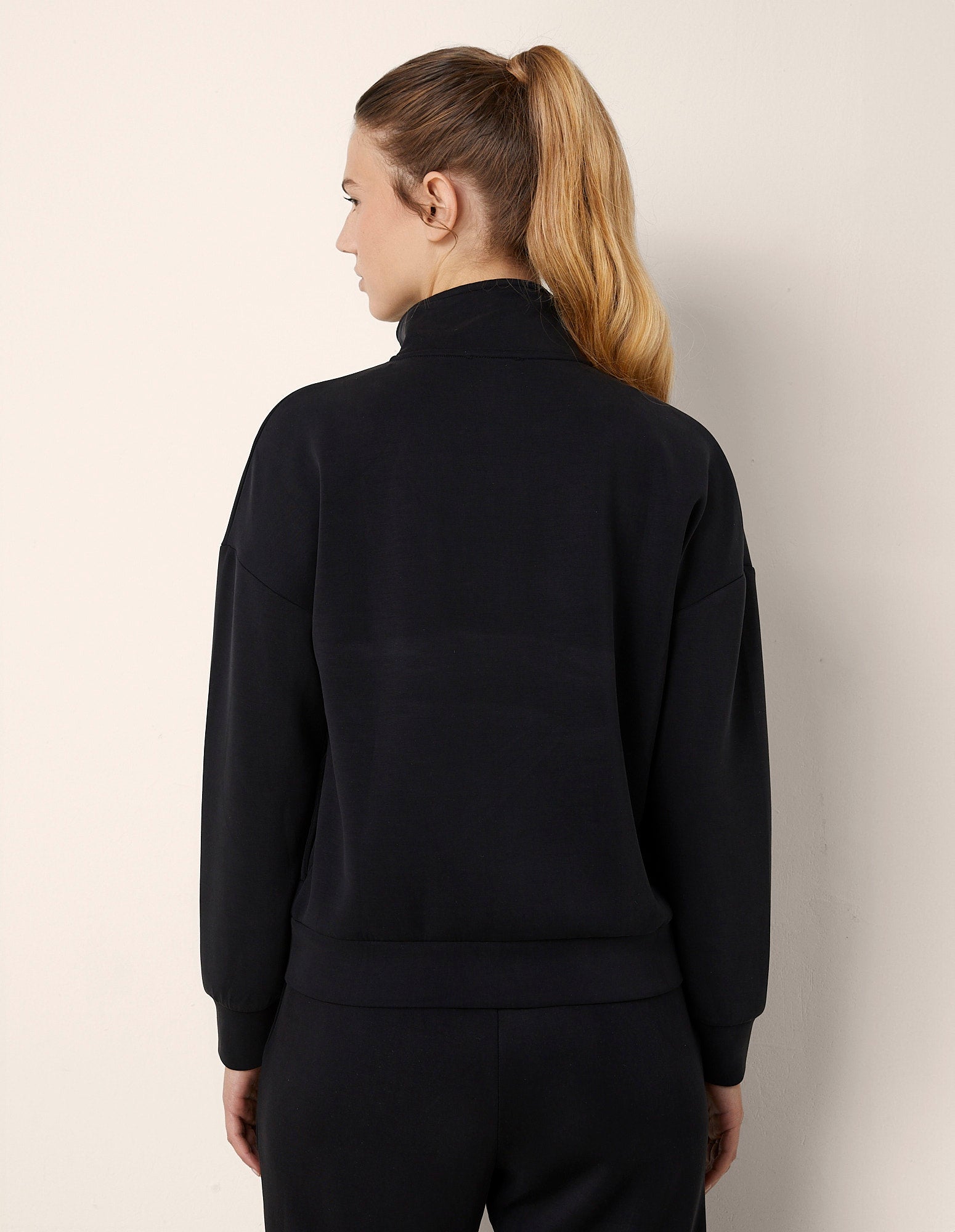 Yamamay_Fitness Lux Zip-Up Sports Sweatshirt_AMAD181007_072_03