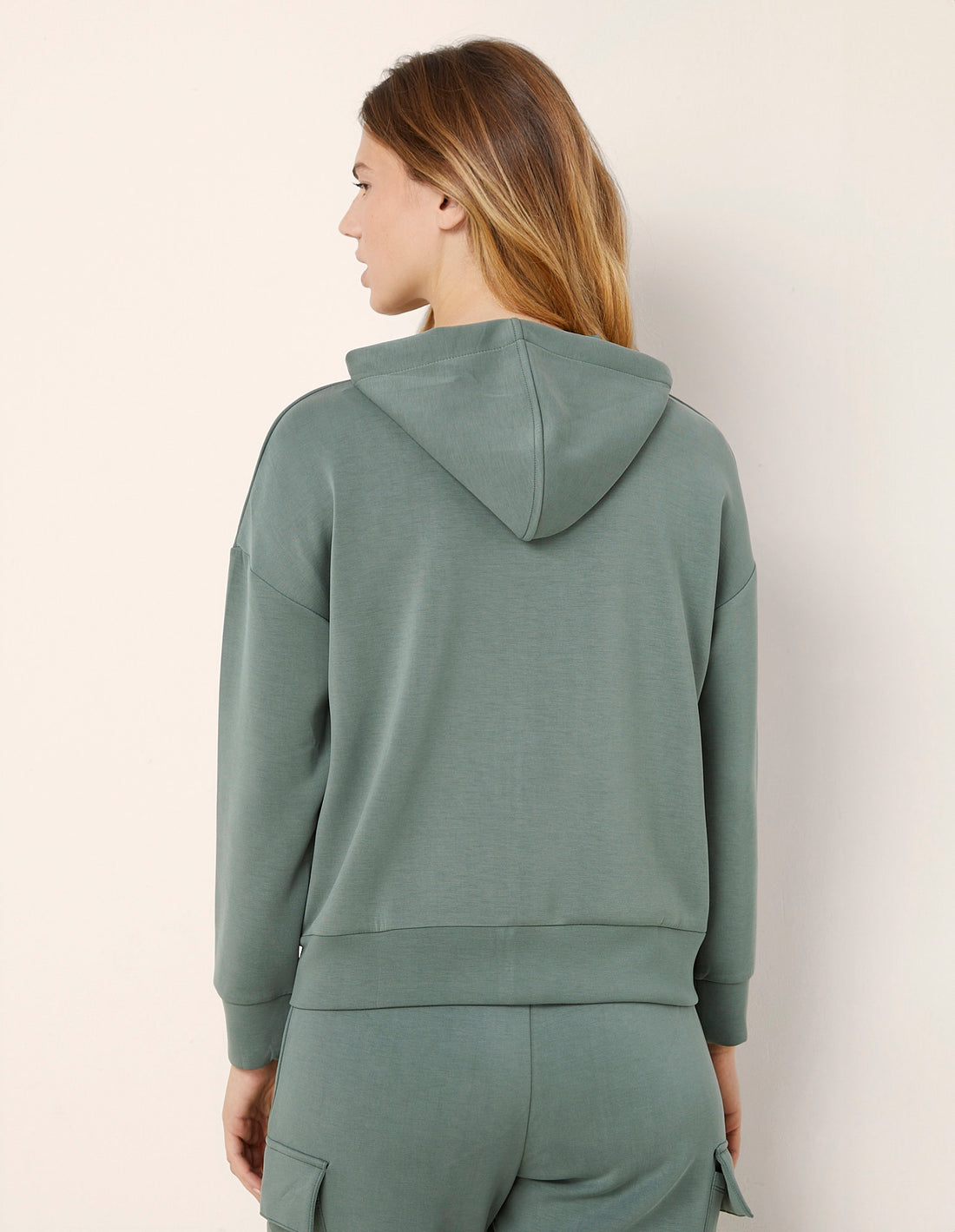 Yamamay_Easy Living Zip-Up Hoodie with Pockets_AMAD181012_120_02