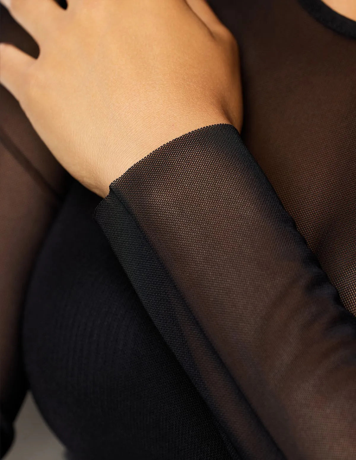 Yamamay_Black_Long-Sleeve Top in Stretch Tulle Ð Must Have_AMAD183021_072_04