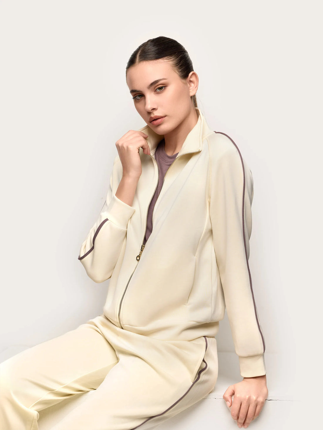 Yamamay_Almond_Sweatshirt - Easy Living_AMAD191004_244_01