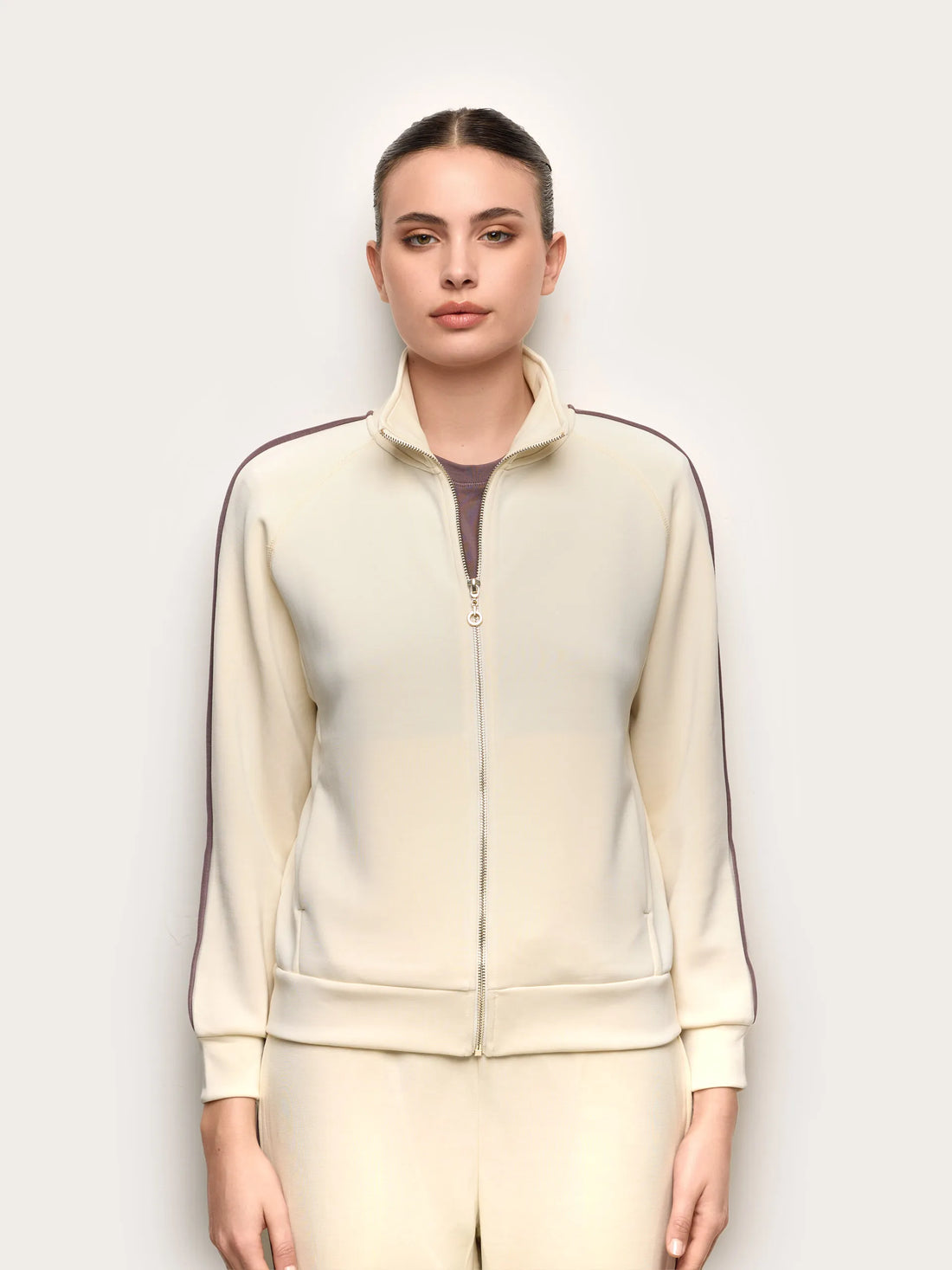 Yamamay_Almond_Sweatshirt - Easy Living_AMAD191004_244_02