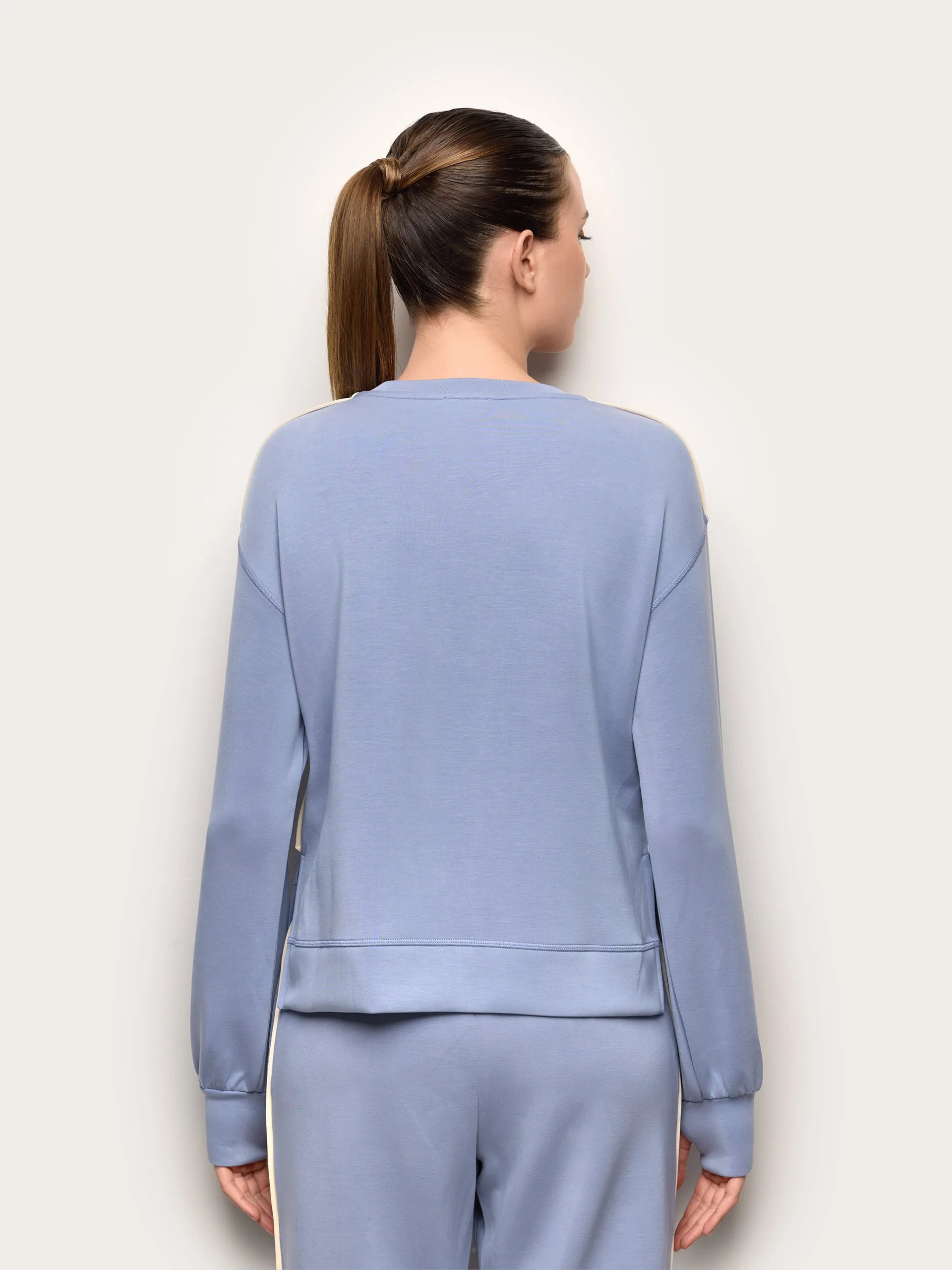 Yamamay_Avio Blue_Sweatshirt - Easy Living_AMAD191005_019_03
