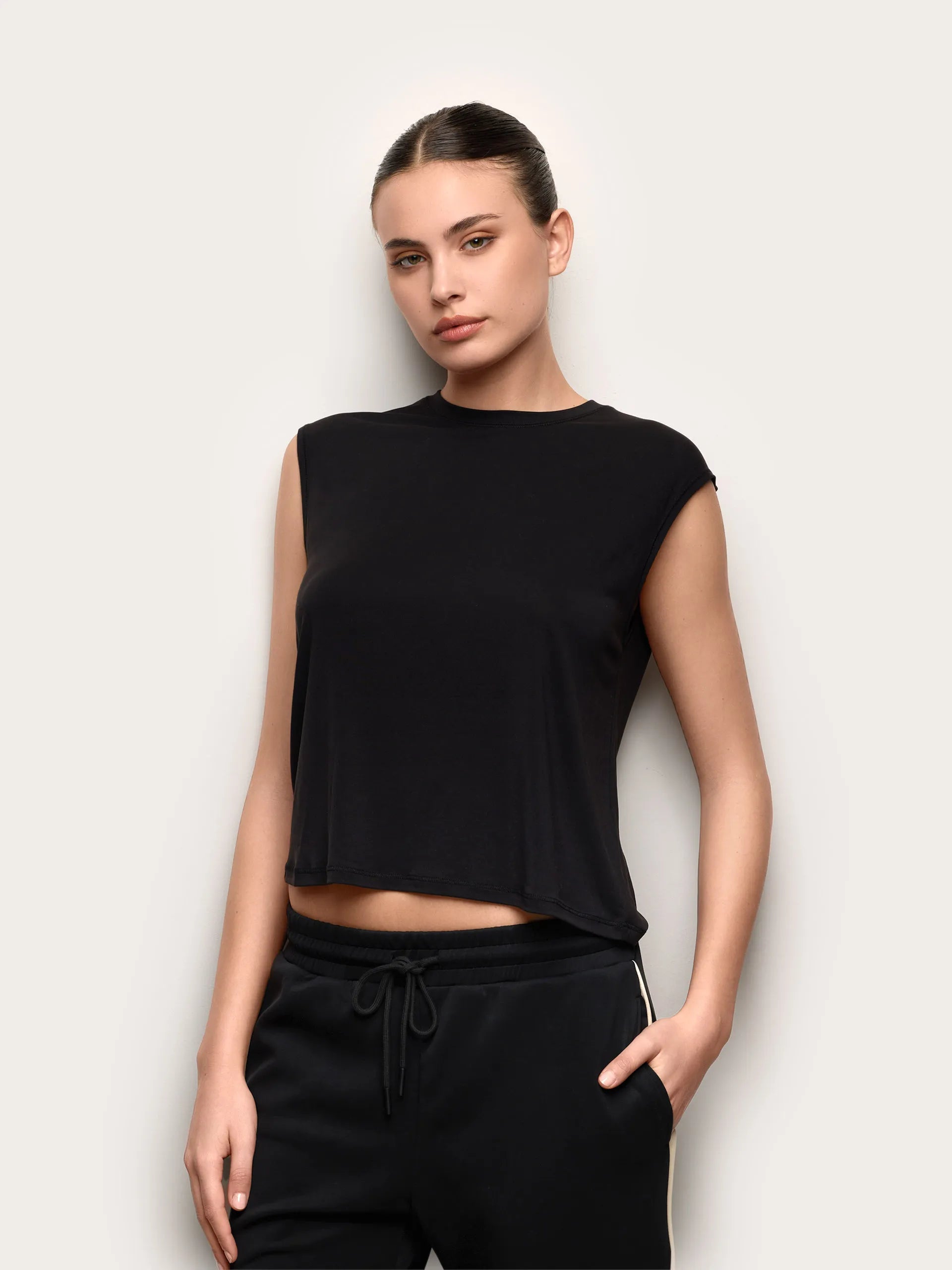 Yamamay_Black_T-Shirt - Easy Living_AMAD191006_072_01