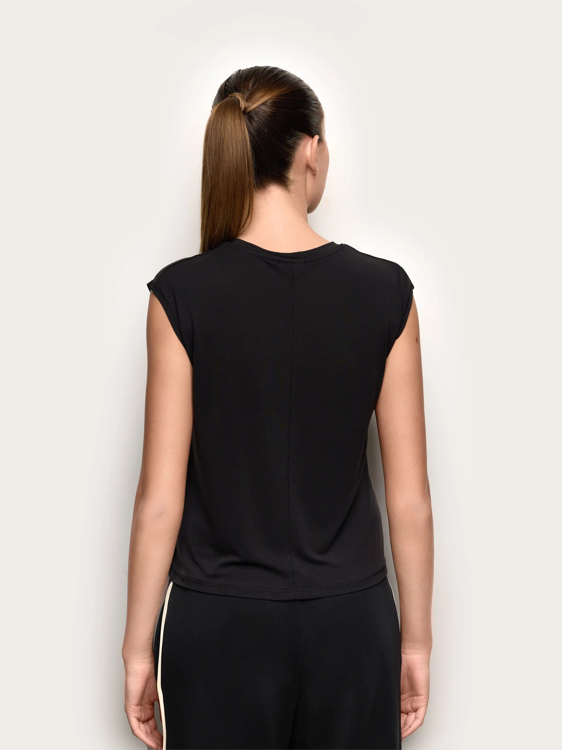 Yamamay_Black_T-Shirt - Easy Living_AMAD191006_072_04