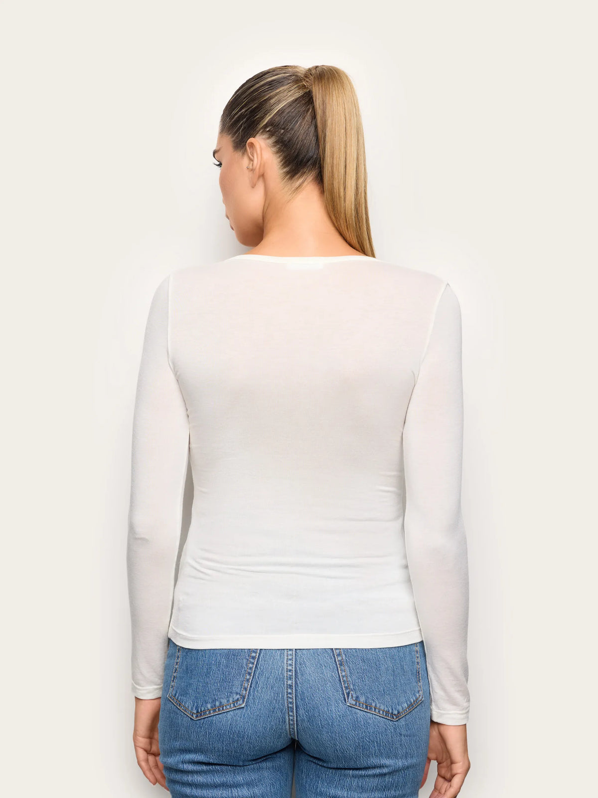 Yamamay CREAM Women Long-Sleeve V-Neck T-Shirt - Basic Modal &amp; Wool SKU: AMAD193005_035 Image 04