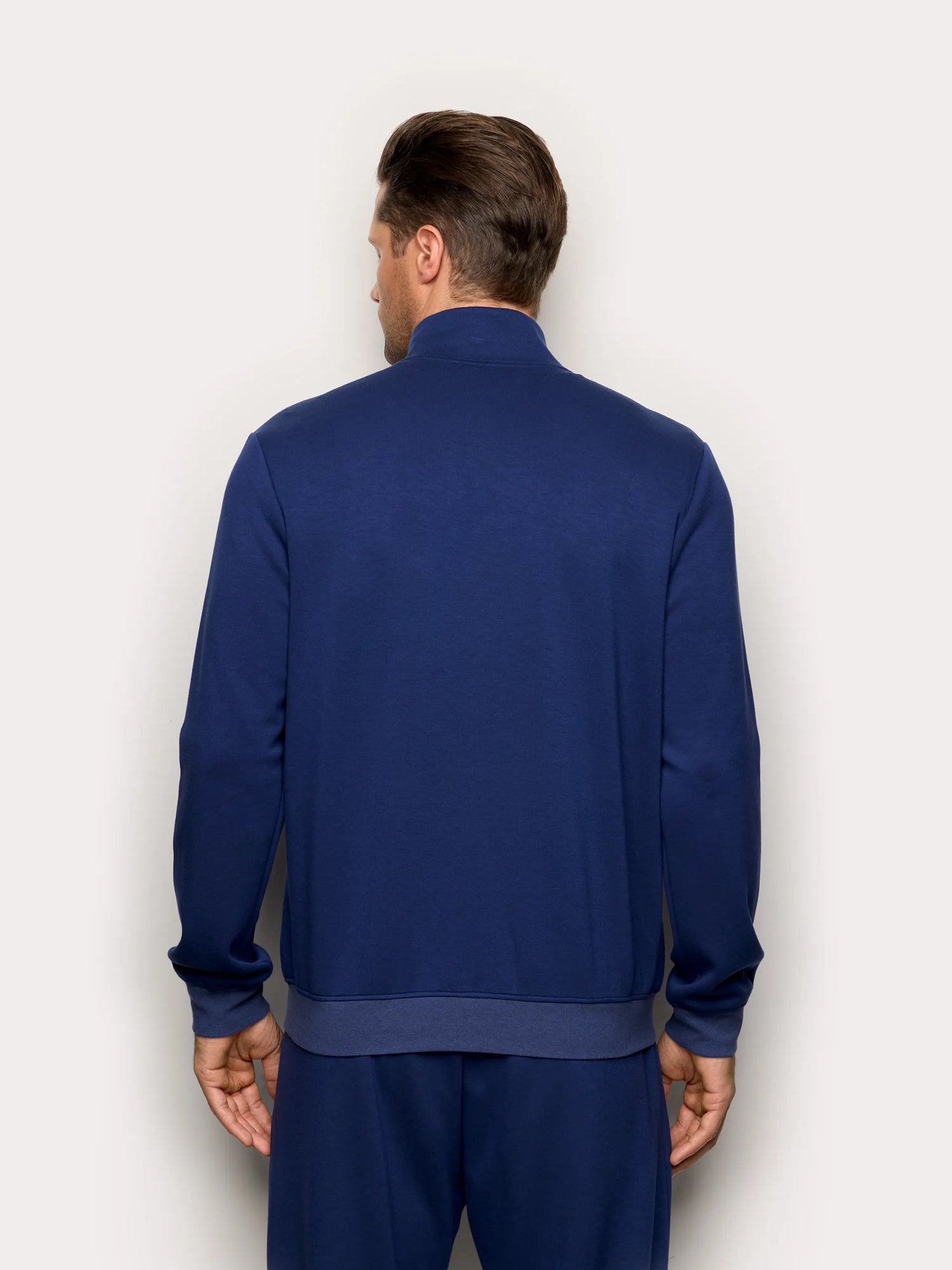 Yamamay_Blue_Sweatshirt - Easy Living_AMAU191007_017_05