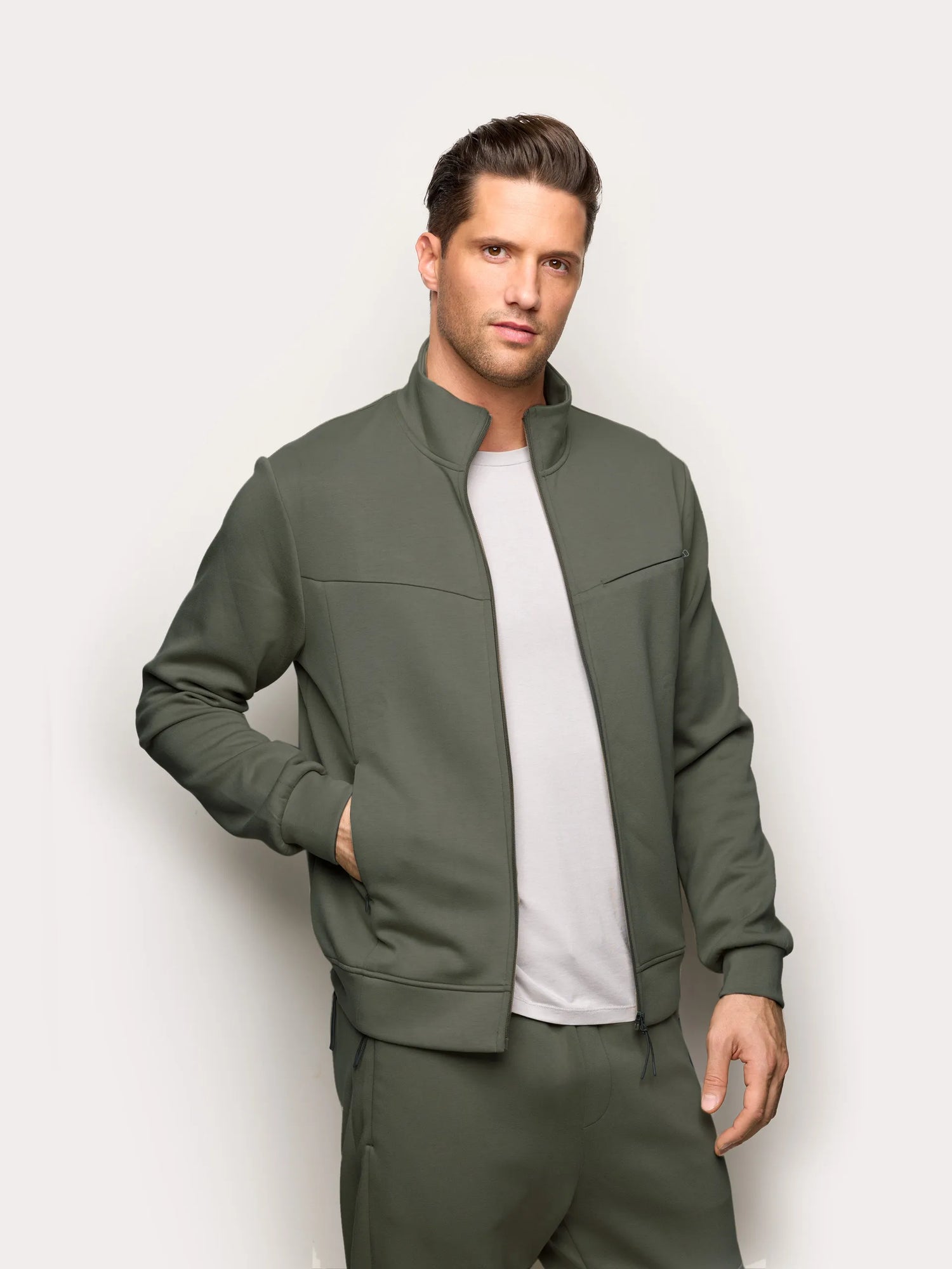 Yamamay_Hunter Green_Sweatshirt - Easy Living_AMAU191007_115_01