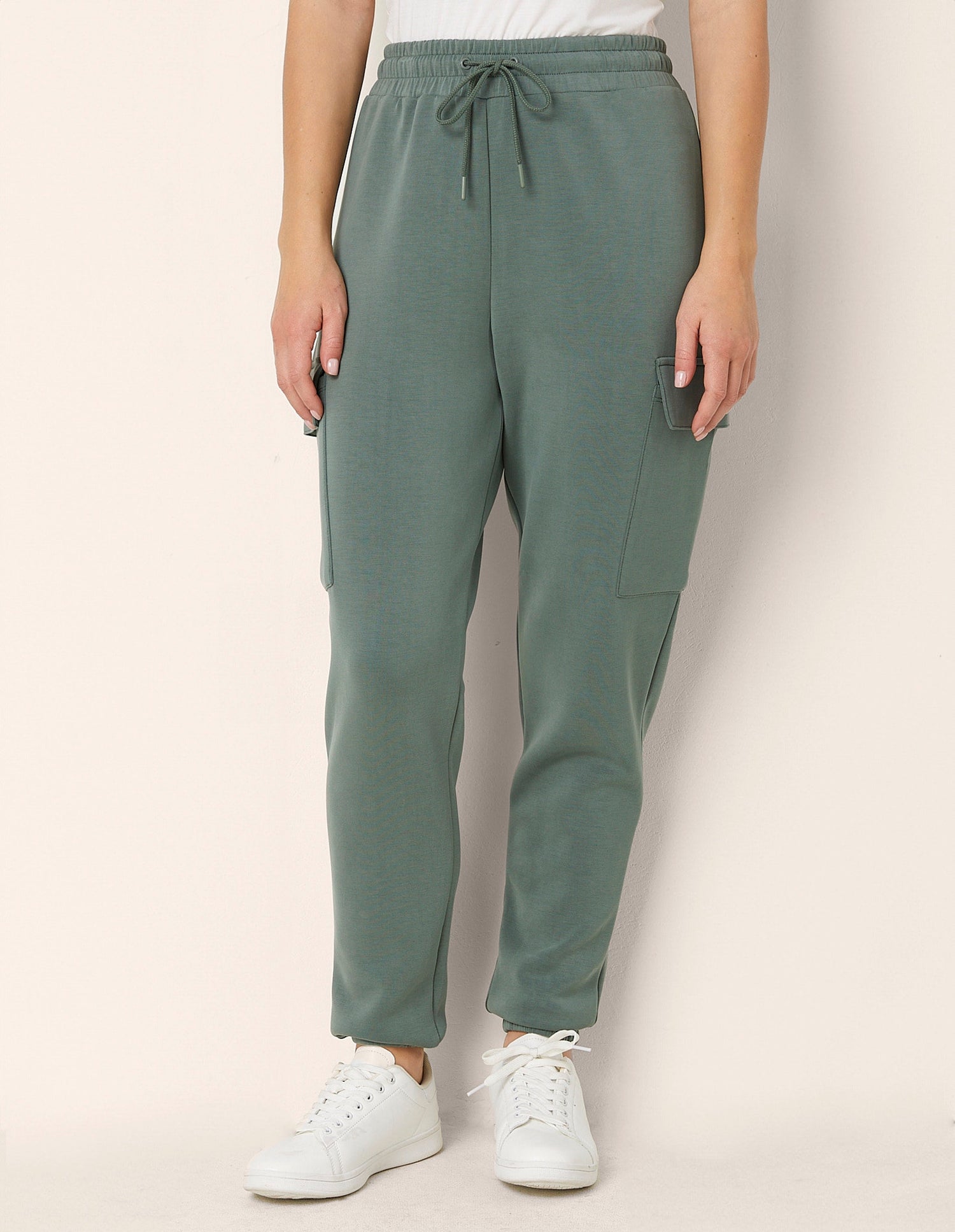 Yamamay_Easy Living Long Sweatpants with Cargo Pockets_APMD181007_120_02