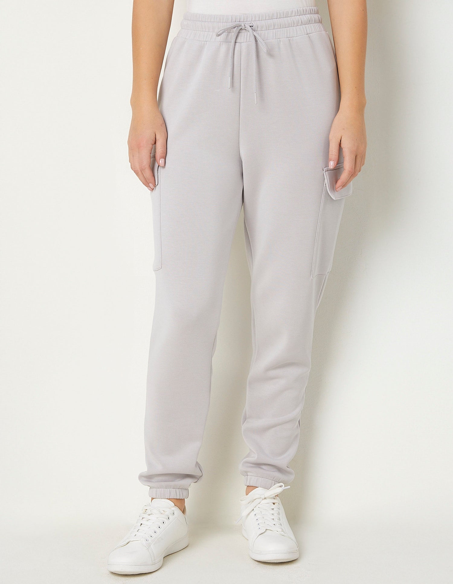 Yamamay_Easy Living Long Sweatpants with Cargo Pockets_APMD181007_131_02