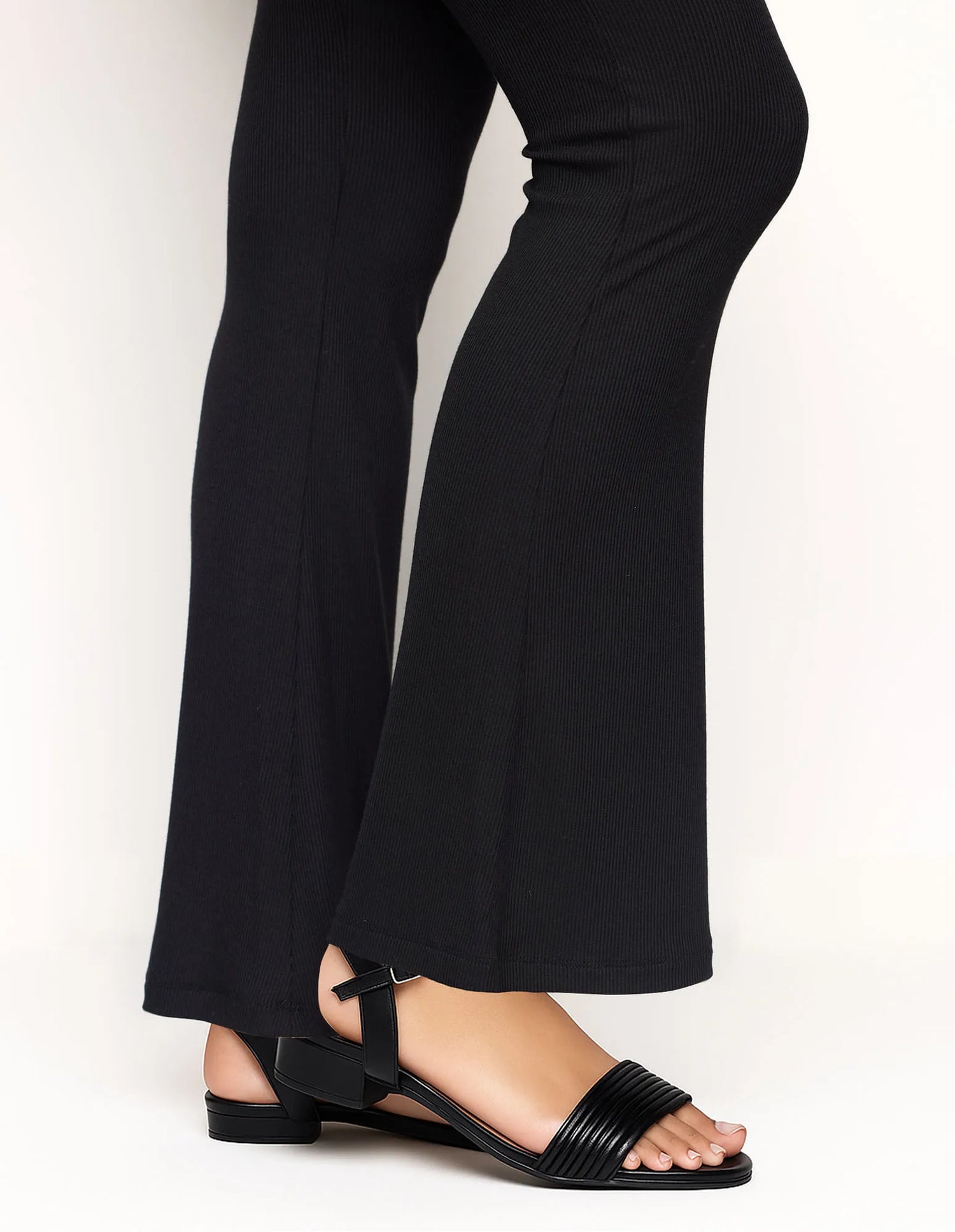 Yamamay_Black_Long Ribbed Trousers Ð Daily Rib_APMD183004_072_04
