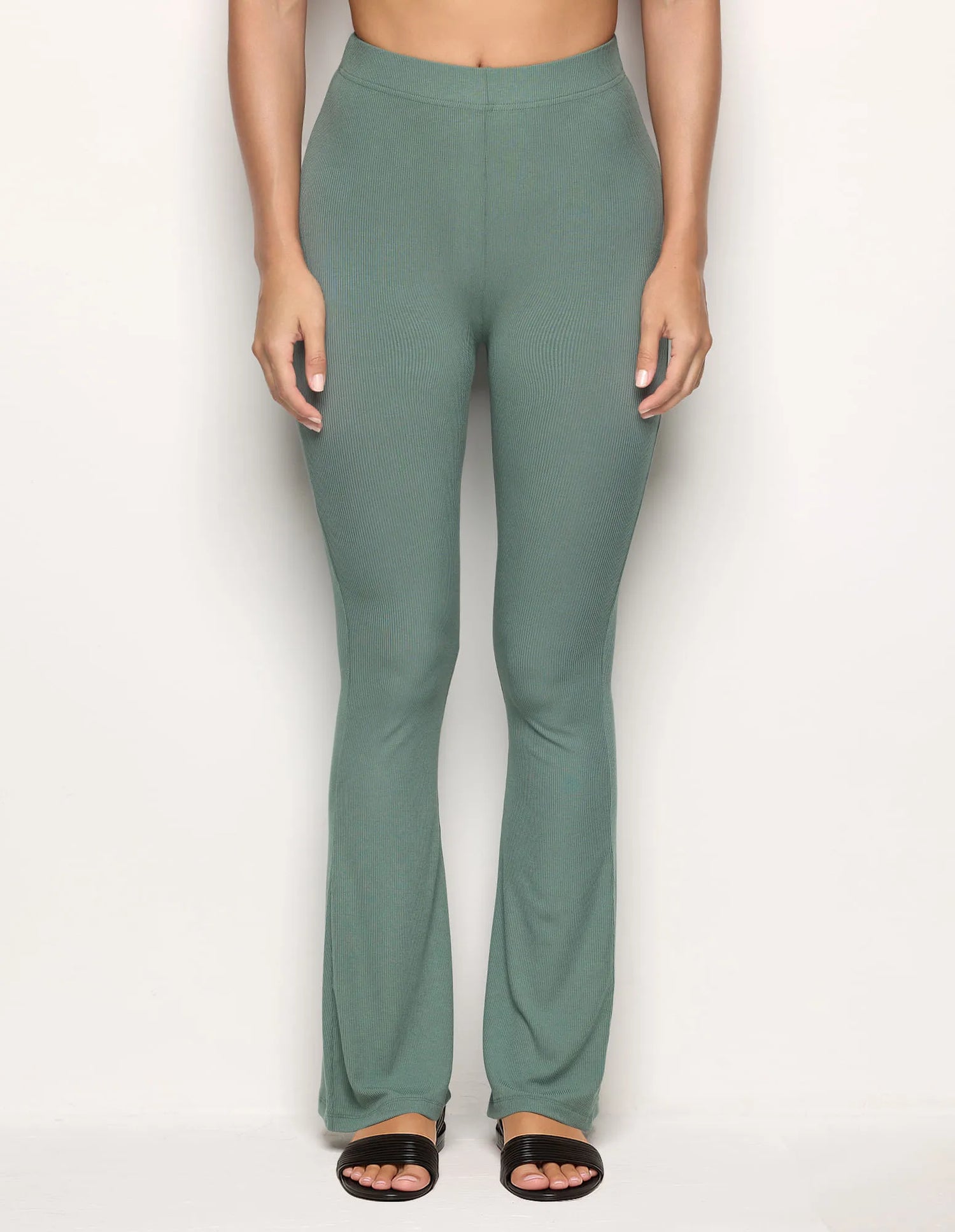 Yamamay_Sage Green_Long Ribbed Trousers Ð Daily Rib_APMD183004_120_02