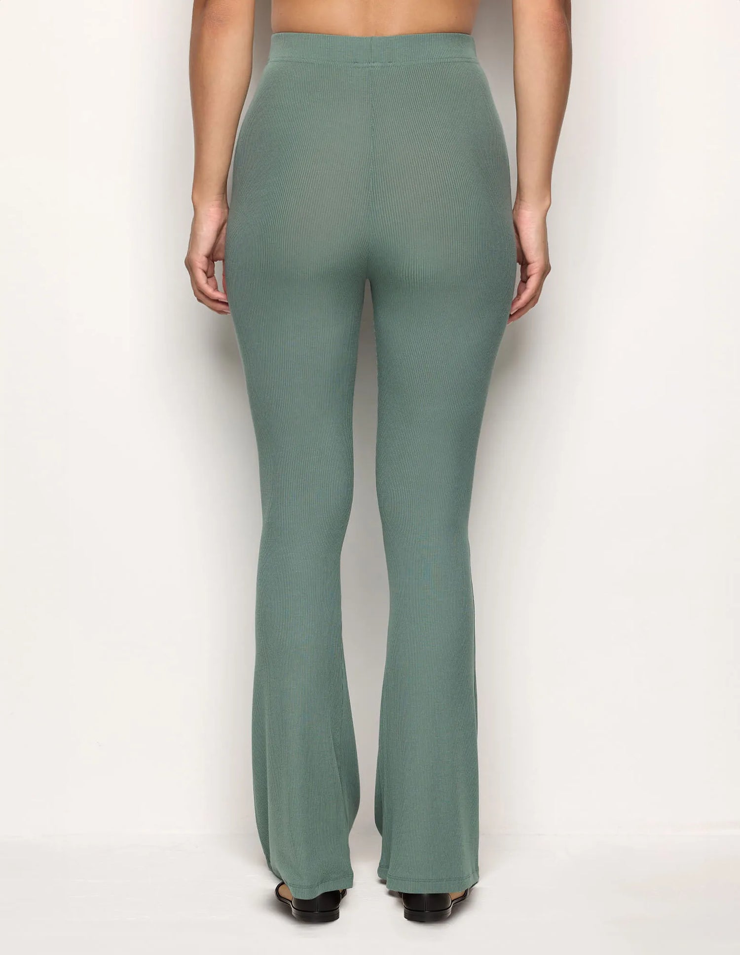 Yamamay_Sage Green_Long Ribbed Trousers Ð Daily Rib_APMD183004_120_03