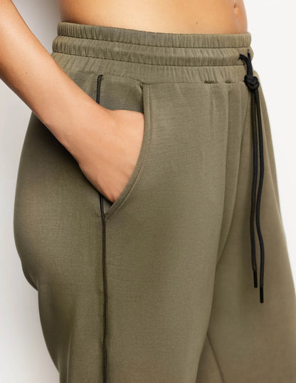 Yamamay_Olive Green_Long Trousers with Tencelª Modal Ð Easy Living_APMD183006_117_04