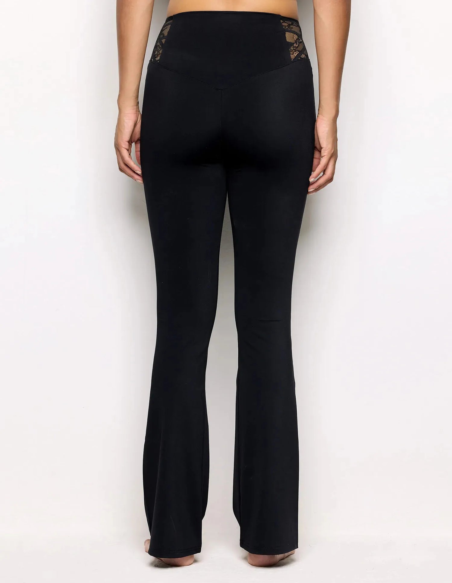 Yamamay_Black_Long Pants with Lace Details Ð Sensual Cuts_APMD183010_072_03