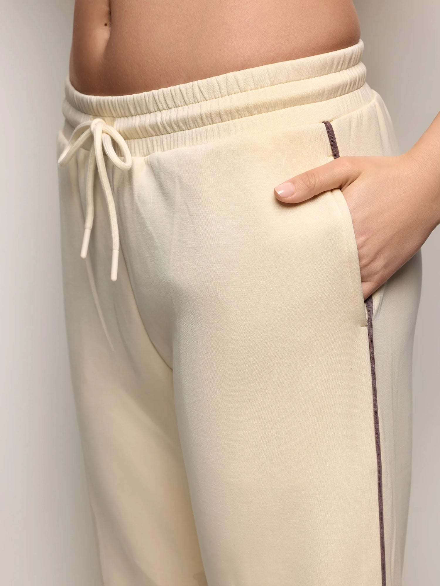 Yamamay_Almond_Full-Long Trousers - Easy Living_APMD191001_244_04