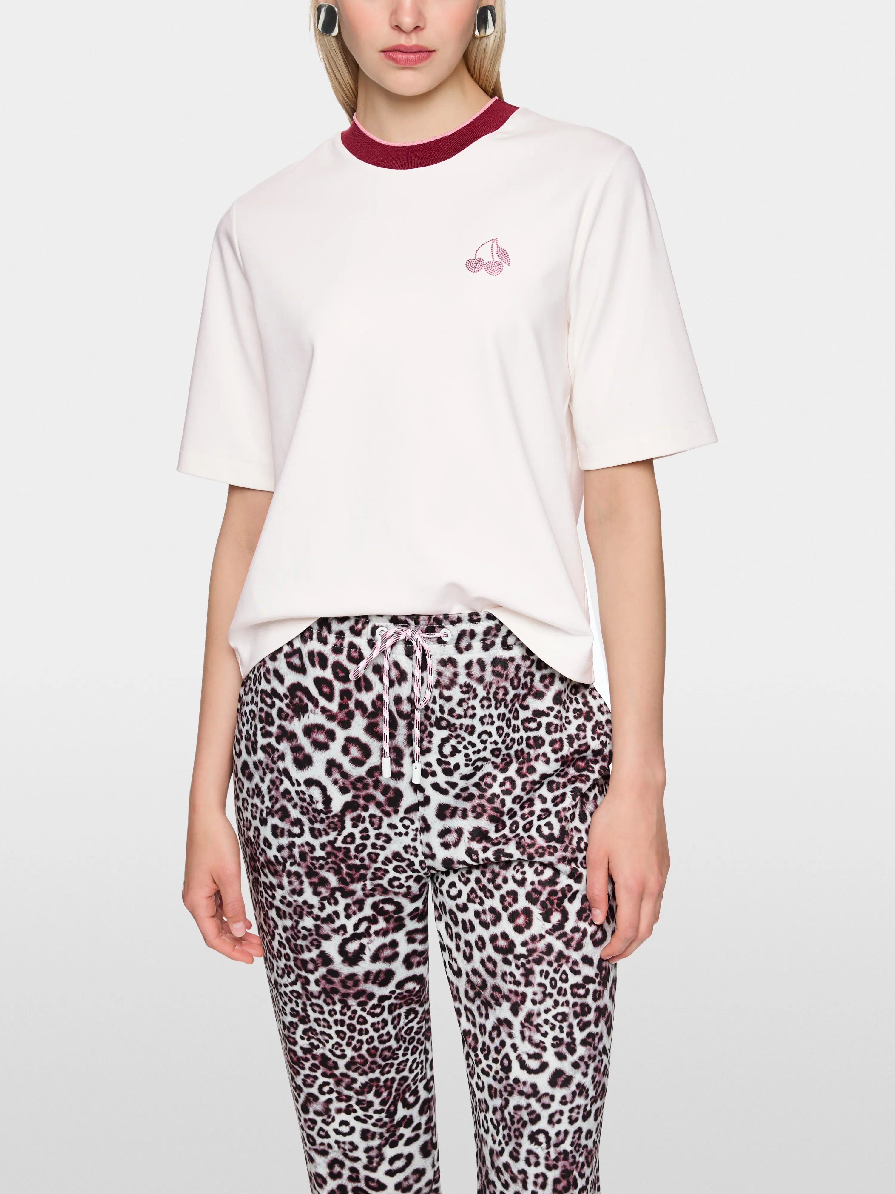 Marccain Off-White Women Classic T-Shirt SKU: AS 48.03 J54_110 Image 04