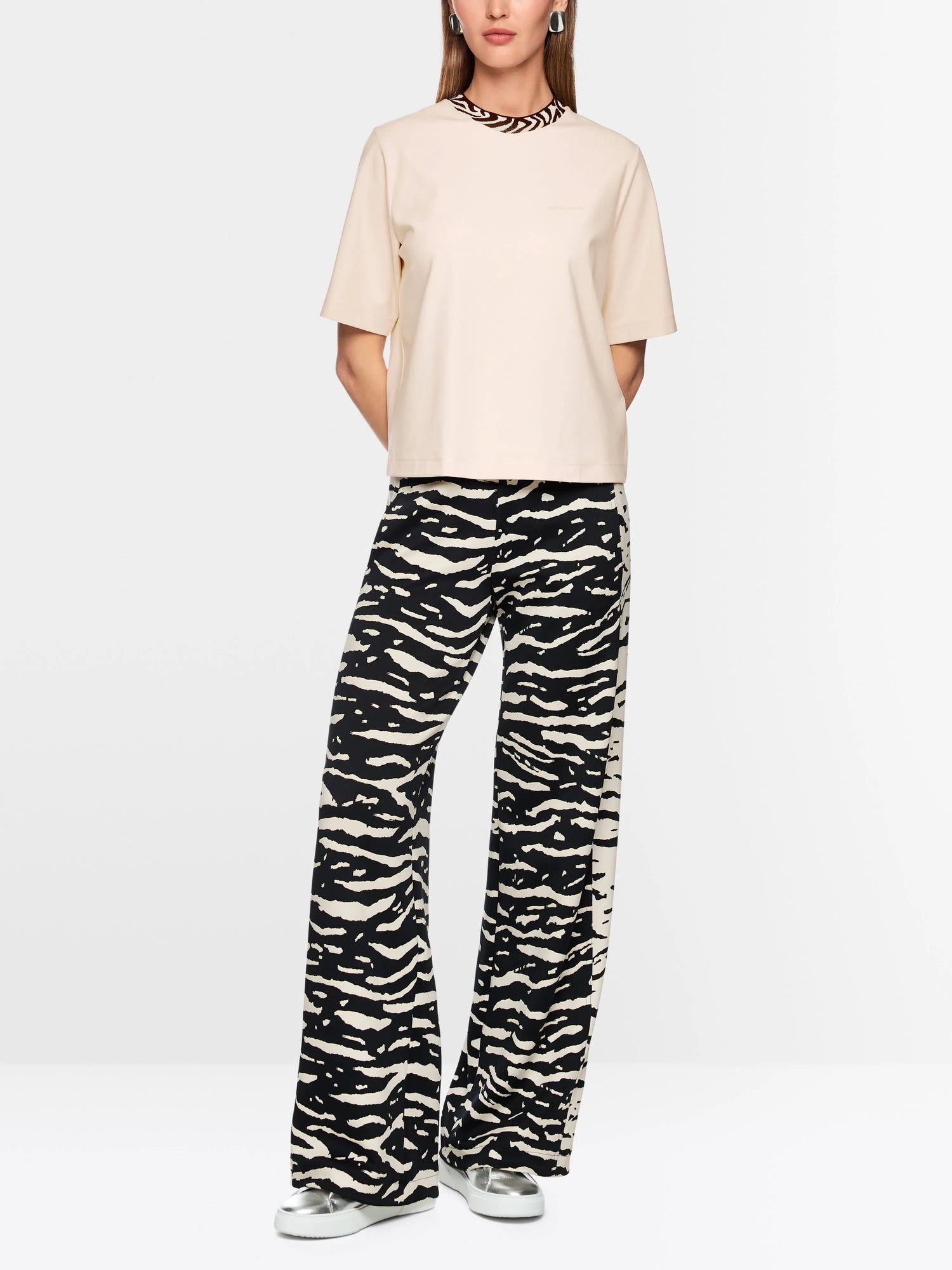 Marc Cain_Magnolia_Classic T-Shirt_AS 48.03 J54_153_01