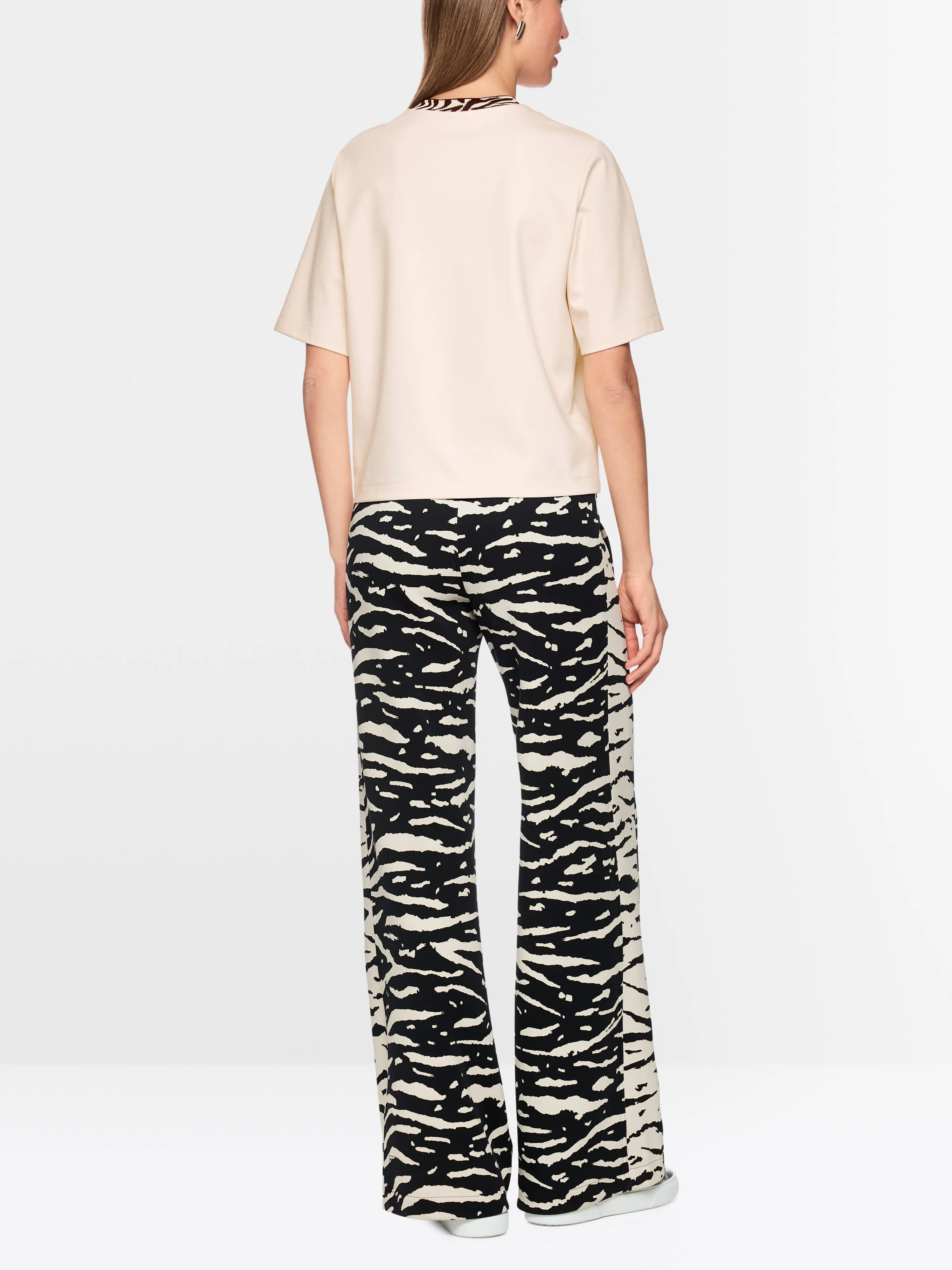 Marc Cain_Magnolia_Classic T-Shirt_AS 48.03 J54_153_02