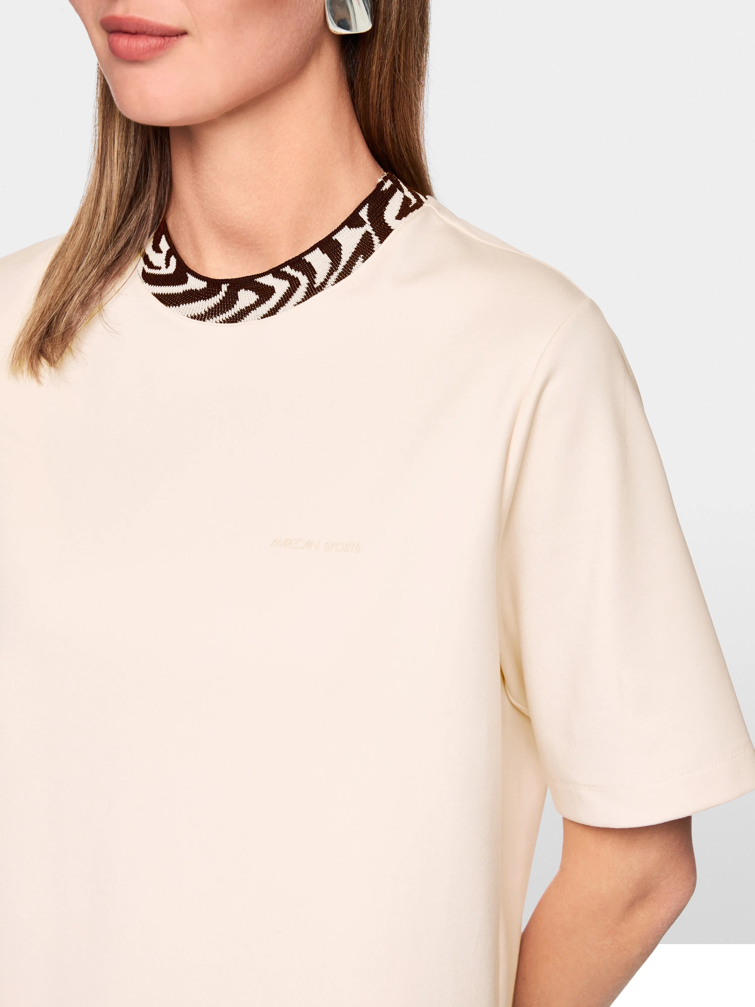 Marc Cain_Magnolia_Classic T-Shirt_AS 48.03 J54_153_03