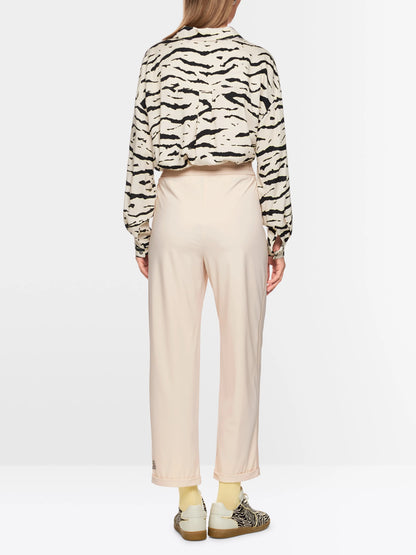 Marc Cain_Magnolia_ÔRethink TogetherÕ Wuxi Trousers_AS 81.09 J40_153_02