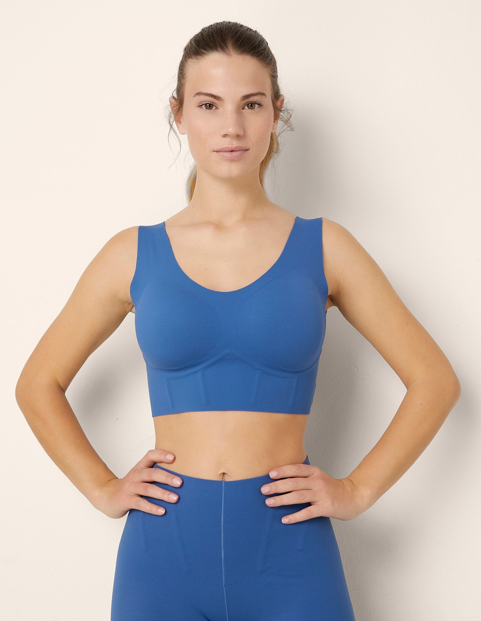 Yamamay_Fitness Lux Stretch Sports Top with Removable Padded Cups_ATOD181003_019_01