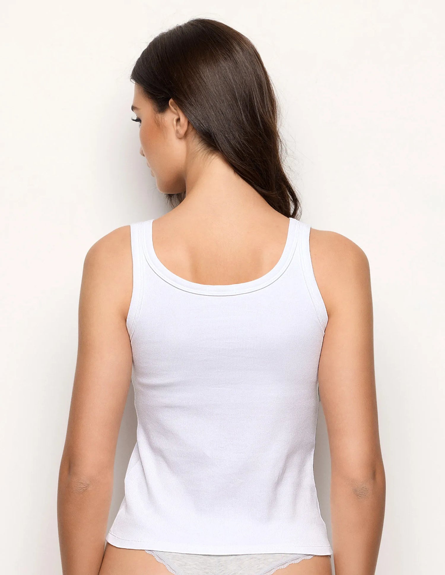 Yamamay_Optical White_Ribbed Camisole with Internal Padding Ð Easy Living_ATOD183008_015_03