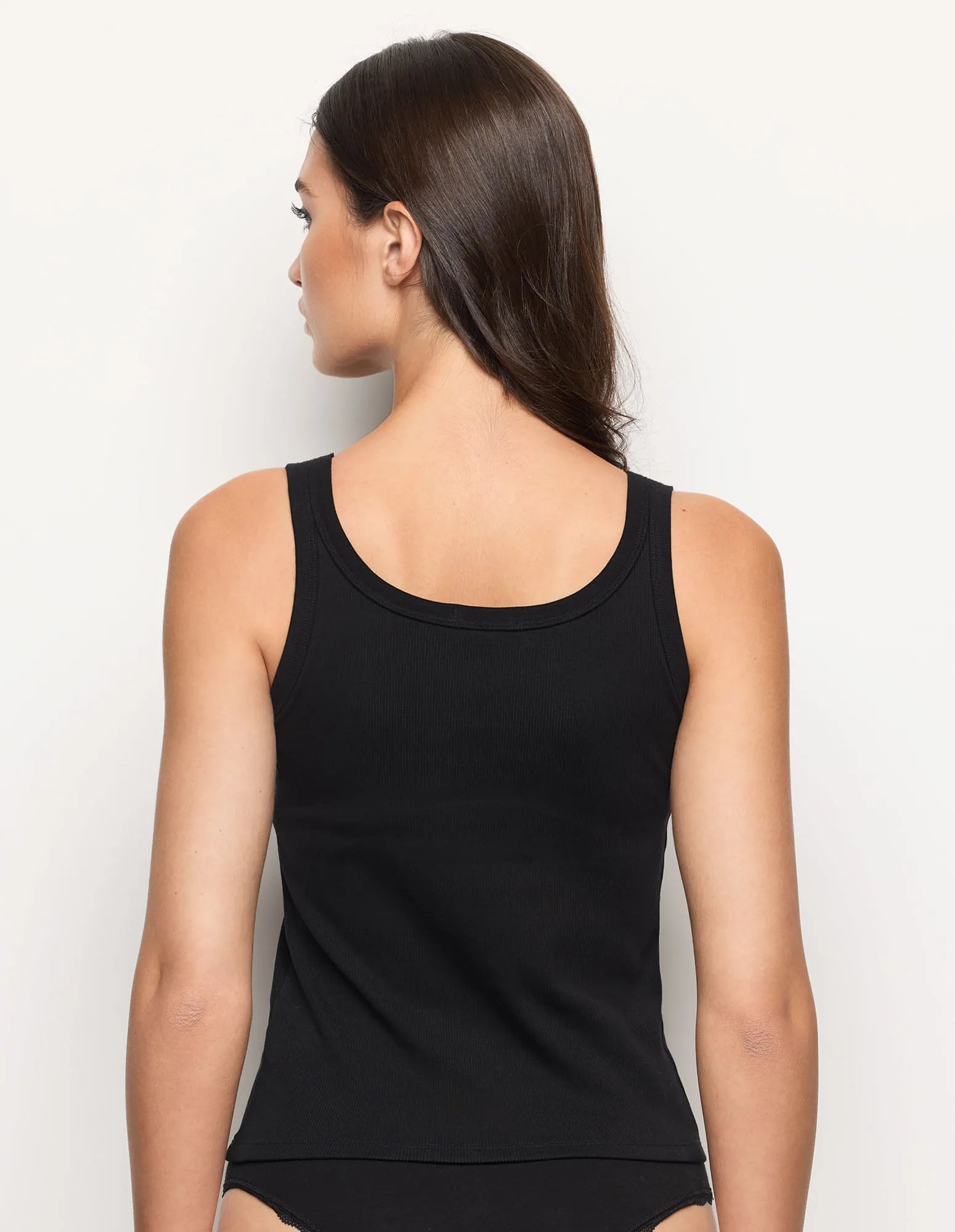 Yamamay_Black_Ribbed Camisole with Internal Padding Ð Easy Living_ATOD183008_072_03