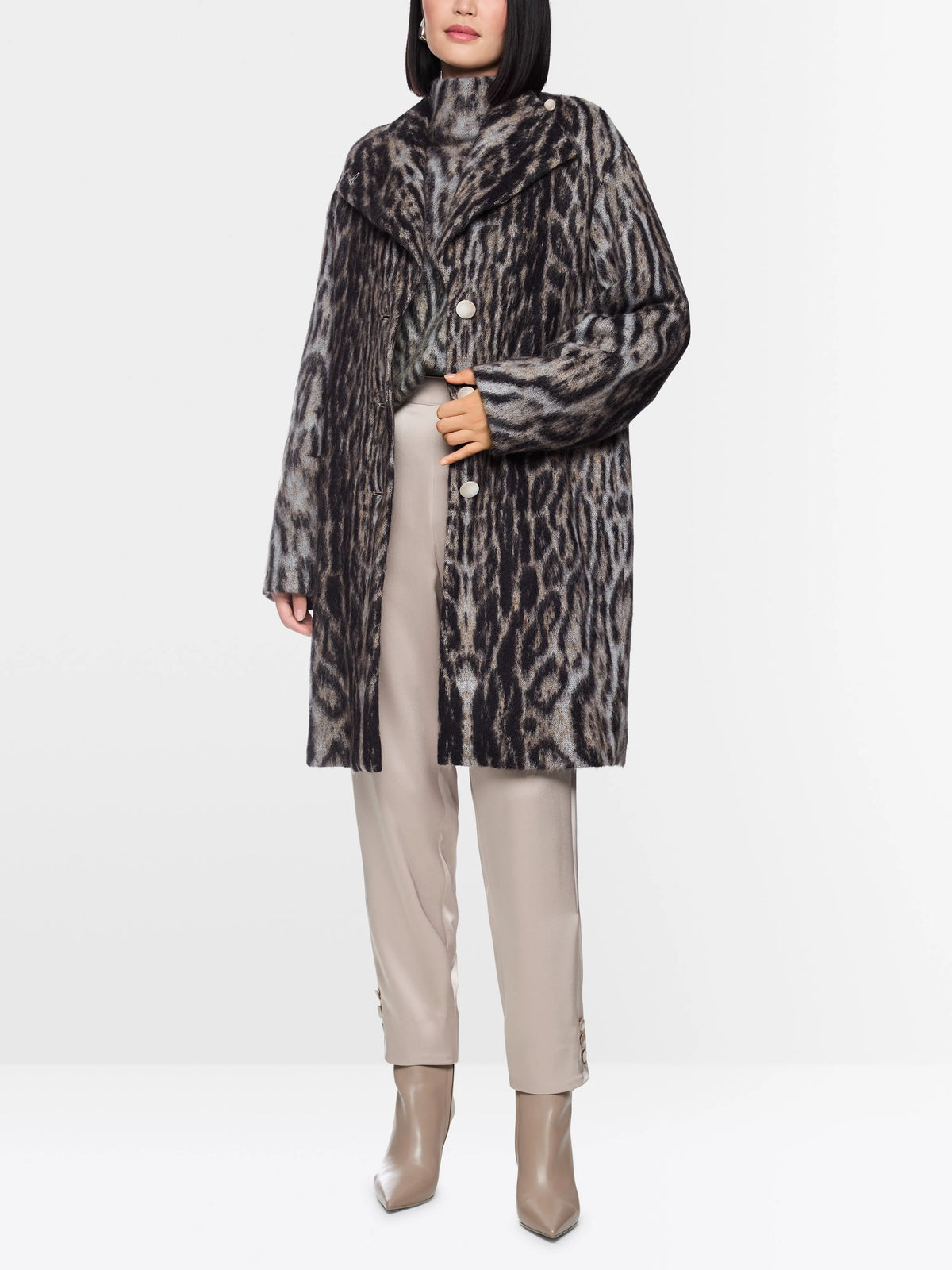 Marc Cain Etherea Women ÔKnitted in GermanyÕ Ozelot Coat SKU: BA 11.16 M43_648 Image 01