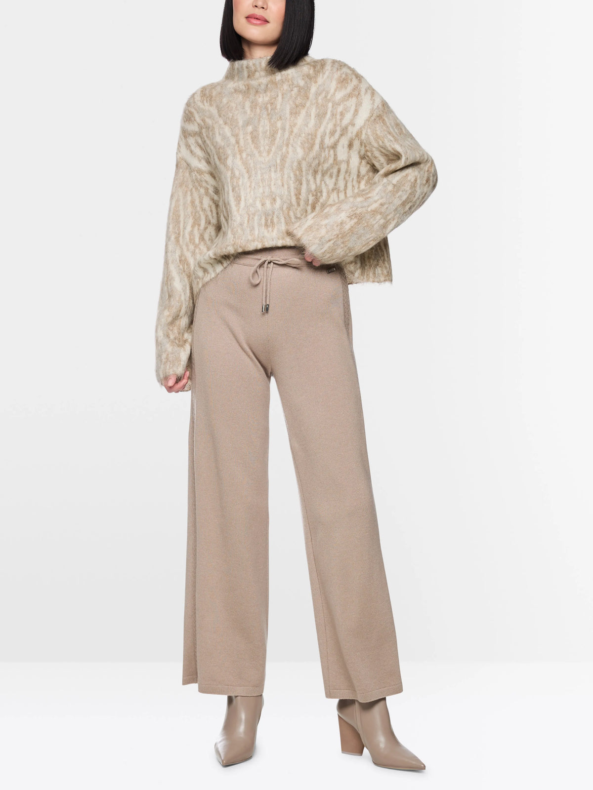Marc Cain Nimbus Cloud Women ÔKnitted in GermanyÕ Ocelot Jumper SKU: BA 41.36 M43_802 Image 01