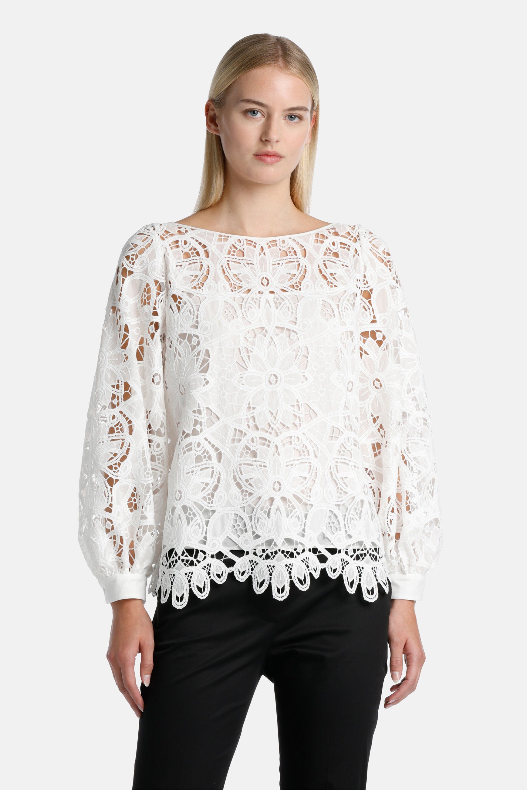 Luisa Spagnoli_Basica - Elegant Blouse_BASICA_0201_01