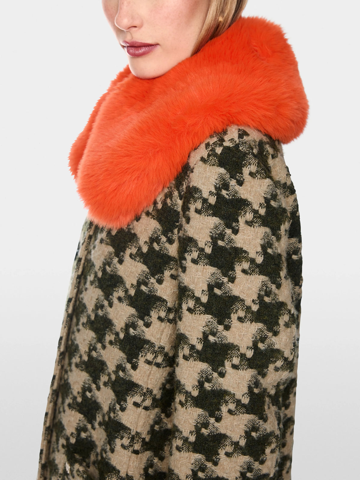 Marc Cain Tannin Women Houndstooth Coat with Faux Fur Collar SKU: BC 11.12 W65_620 Image 04
