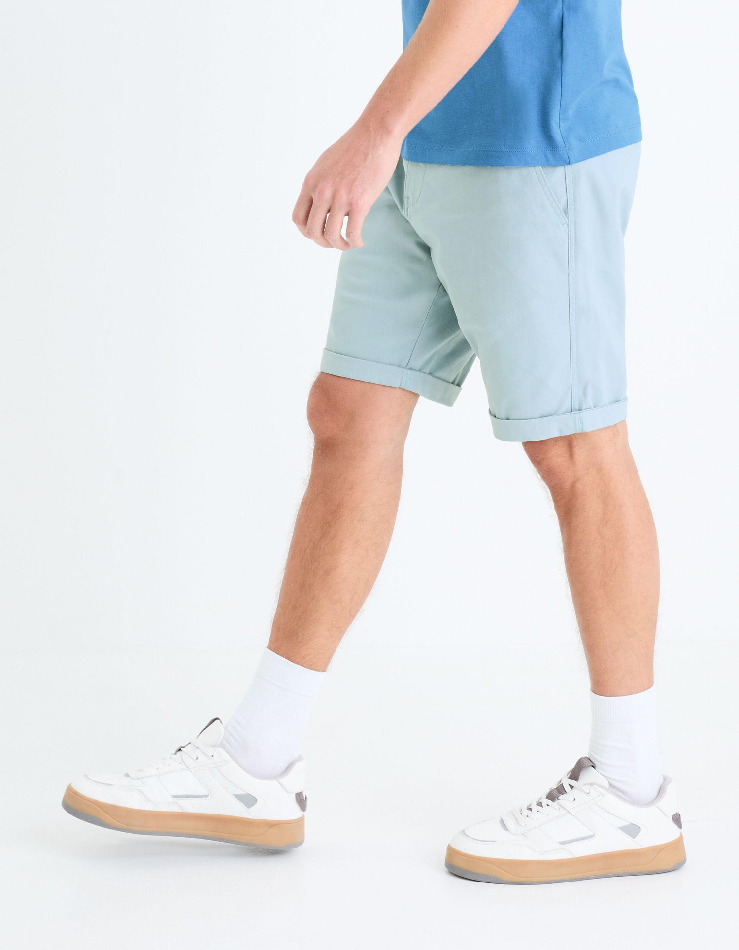 Plain Chino Bermuda Shorts In Stretch Cotton_BOCHINOBM_BLUE SKY_05