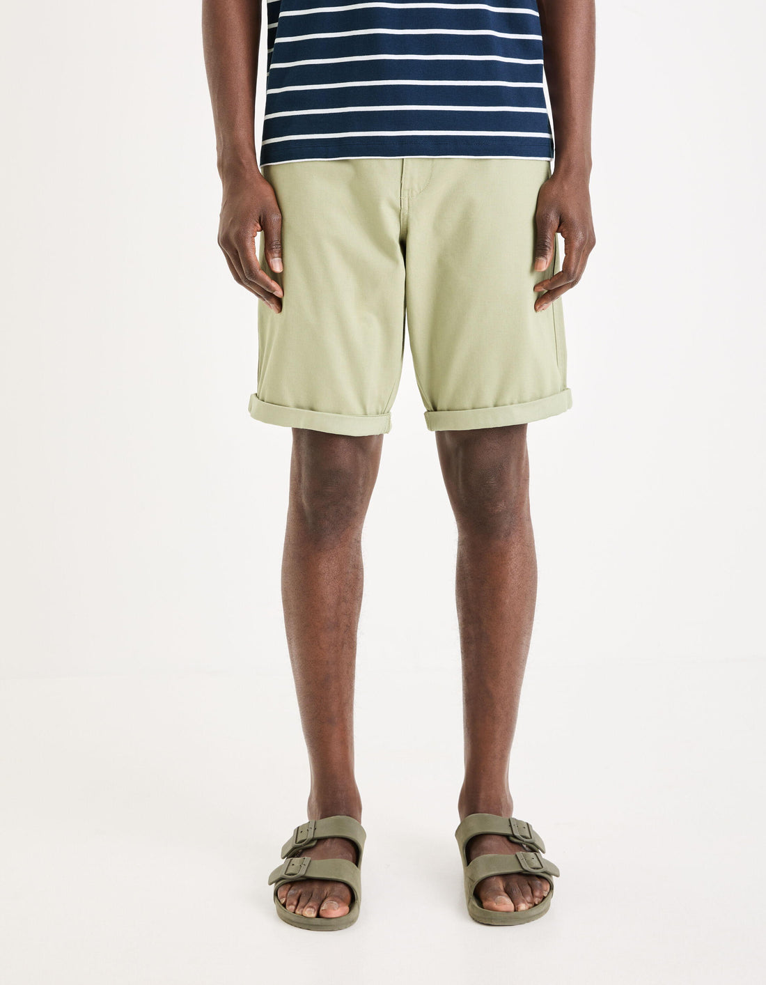 Plain Chino Bermuda Shorts In Stretch Cotton_BOCHINOBM_VERT CLAIR_01