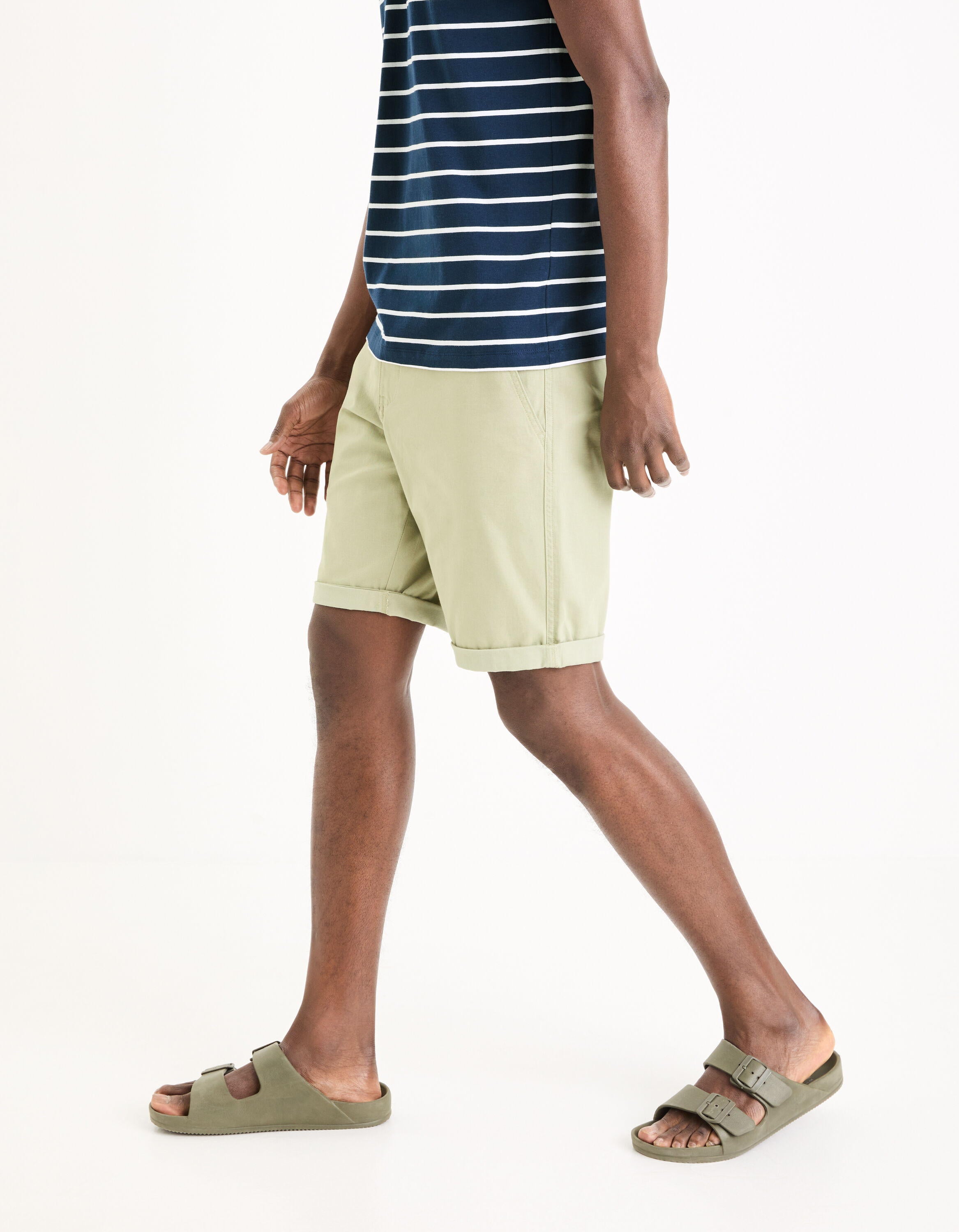 Plain Chino Bermuda Shorts In Stretch Cotton_BOCHINOBM_VERT CLAIR_05