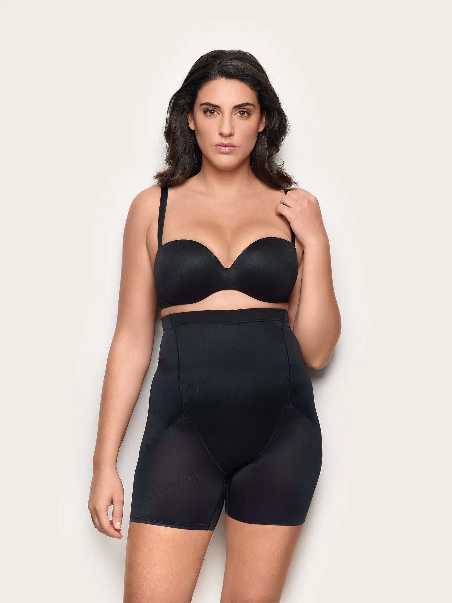 Yamamay_Black_High Waisted Shaping Shorts - Principessa_BPND99X007_072_01