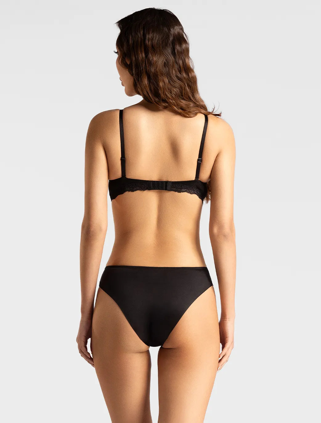 Marie France_Black_Bra Metti Half Cup in Different Cup Sizes_BRMETTI_Black_04