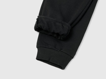 Benetton_Black_Tracksuit with Glittery Logo Print_C10Q0-CF02HS_100_07