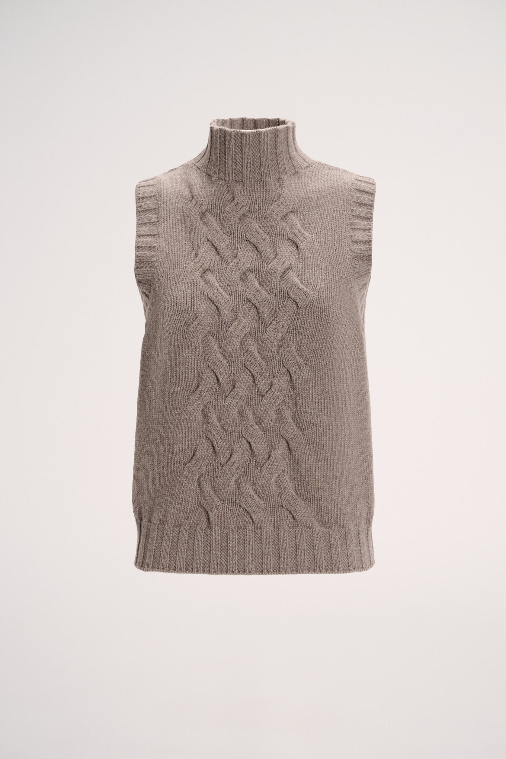 Chiusura High Neck Vest_06