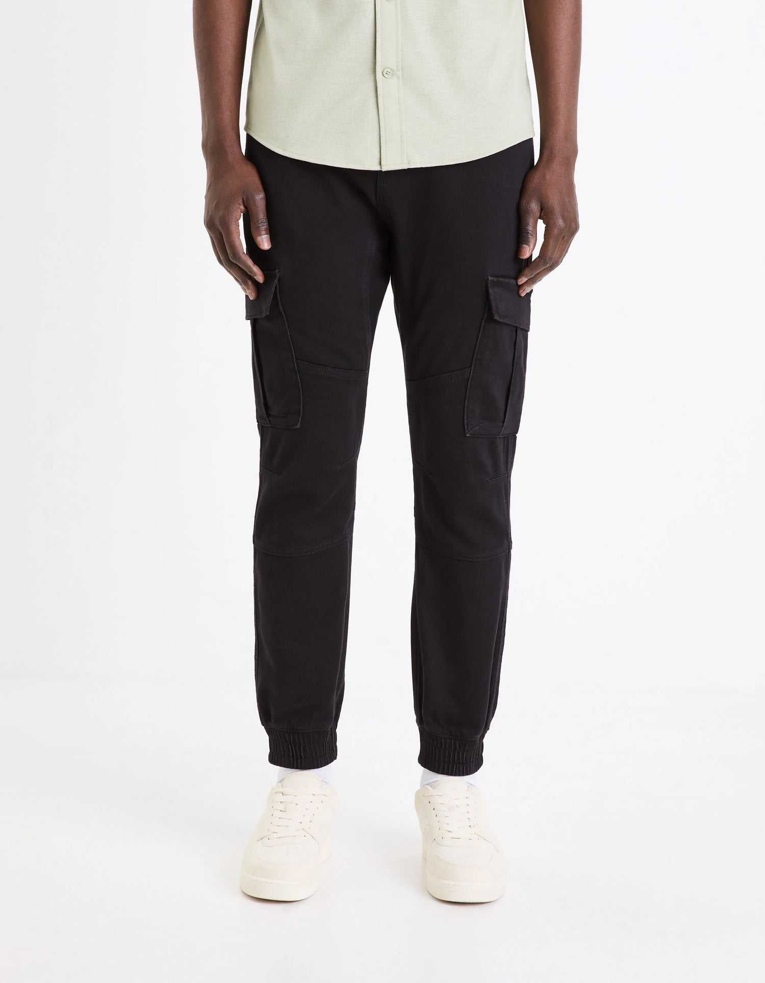 Celio_Noir_Slim Stretch Cotton Cargo Pants_COKIT4_NOIR_02