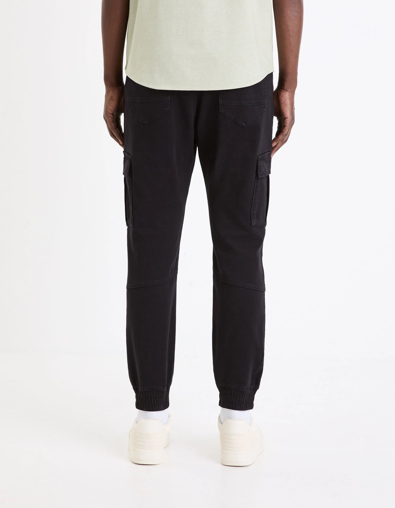 Celio_Noir_Slim Stretch Cotton Cargo Pants_COKIT4_NOIR_03