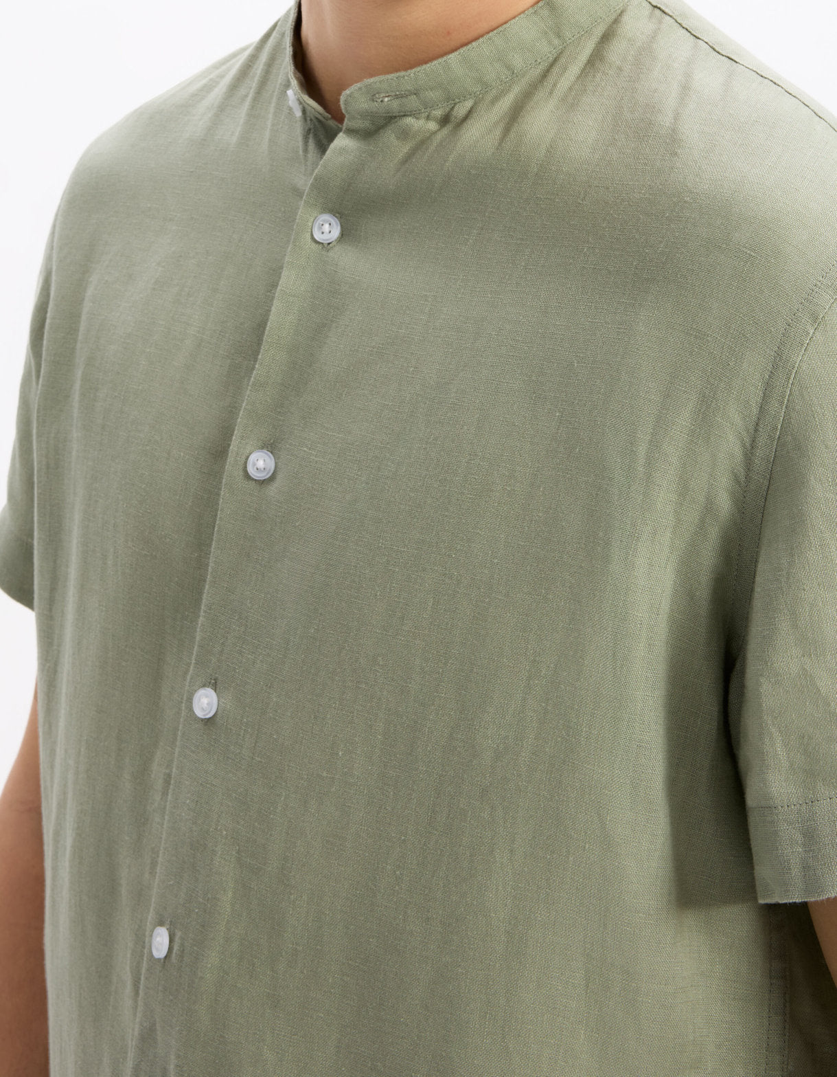 Celio_Sage Green Regular Shirt with Mao Collar 100% Linen_DAMAOPOC_VERT SAUGE_04