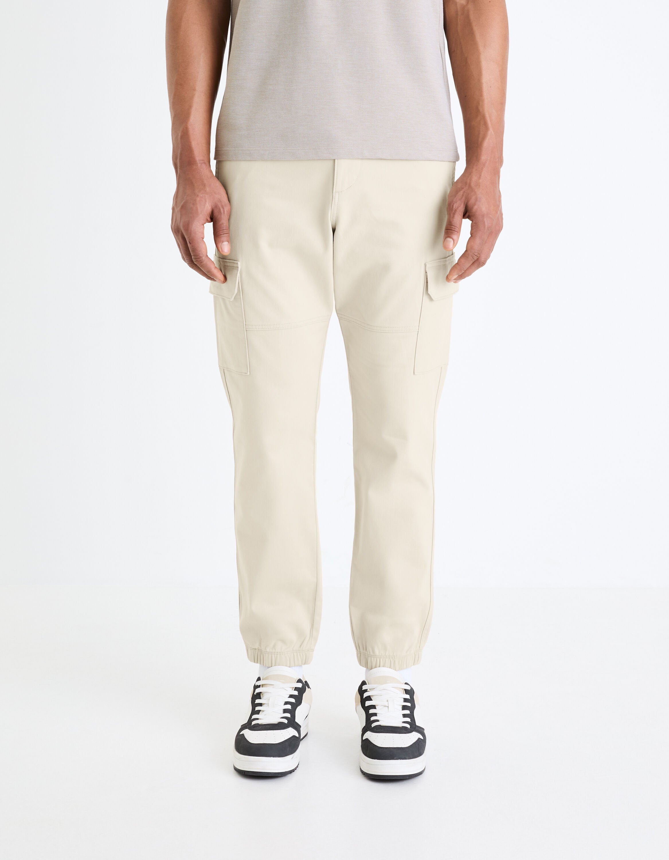 Slim Cargo Trousers In Stretch Cotton - Beige_02